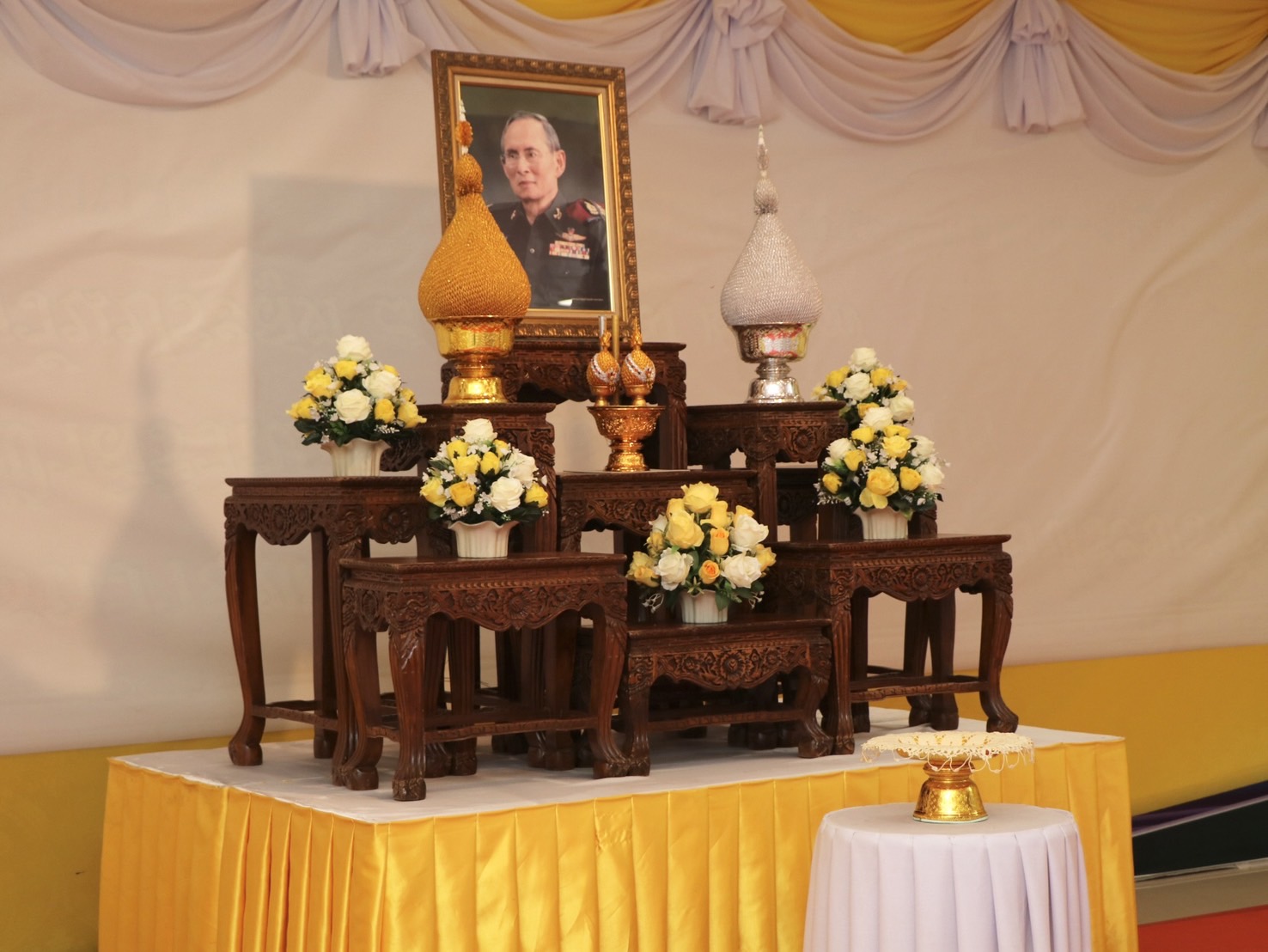 พช.น่าน ร่วมพิธีมอบเครื่องหมาย “รักษาดินแดนยิ่งชีพ” แก่ผู้ทำคุณประโยชน์ต่อกิจการกองอาสารักษาดินแดน