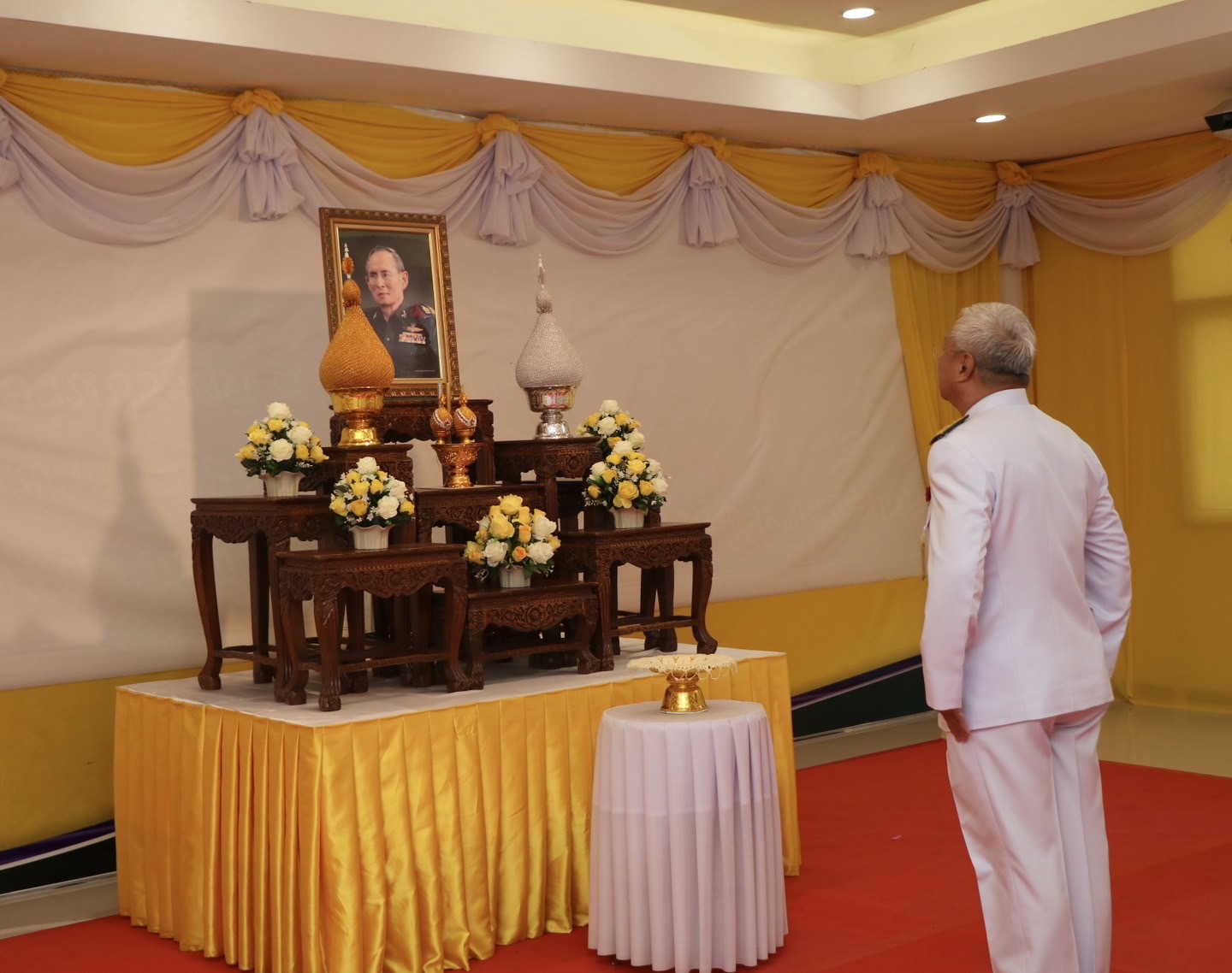 พช.น่าน ร่วมพิธีมอบเครื่องหมาย “รักษาดินแดนยิ่งชีพ” แก่ผู้ทำคุณประโยชน์ต่อกิจการกองอาสารักษาดินแดน