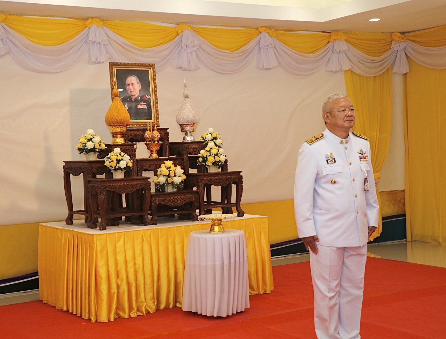 พช.น่าน ร่วมพิธีมอบเครื่องหมาย “รักษาดินแดนยิ่งชีพ” แก่ผู้ทำคุณประโยชน์ต่อกิจการกองอาสารักษาดินแดน