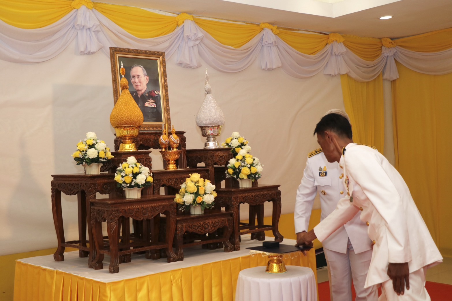 พช.น่าน ร่วมพิธีมอบเครื่องหมาย “รักษาดินแดนยิ่งชีพ” แก่ผู้ทำคุณประโยชน์ต่อกิจการกองอาสารักษาดินแดน