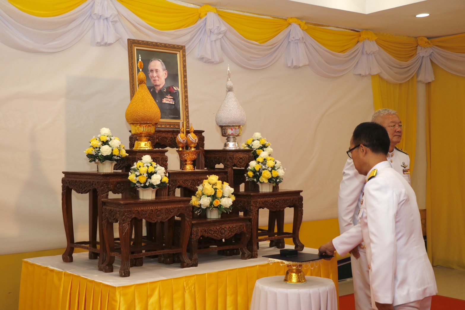 พช.น่าน ร่วมพิธีมอบเครื่องหมาย “รักษาดินแดนยิ่งชีพ” แก่ผู้ทำคุณประโยชน์ต่อกิจการกองอาสารักษาดินแดน