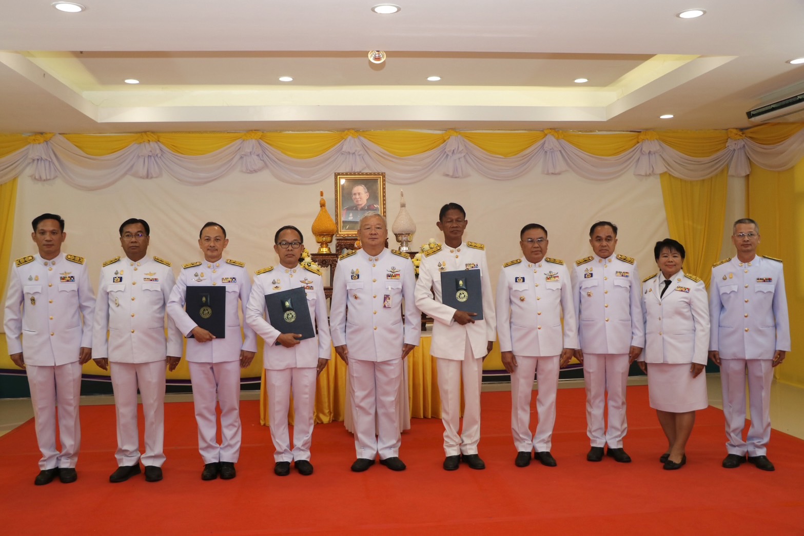 พช.น่าน ร่วมพิธีมอบเครื่องหมาย “รักษาดินแดนยิ่งชีพ” แก่ผู้ทำคุณประโยชน์ต่อกิจการกองอาสารักษาดินแดน