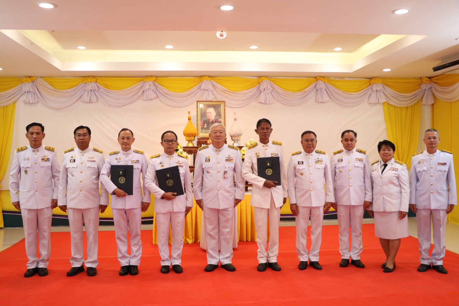 พช.น่าน ร่วมพิธีมอบเครื่องหมาย “รักษาดินแดนยิ่งชีพ” แก่ผู้ทำคุณประโยชน์ต่อกิจการกองอาสารักษาดินแดน