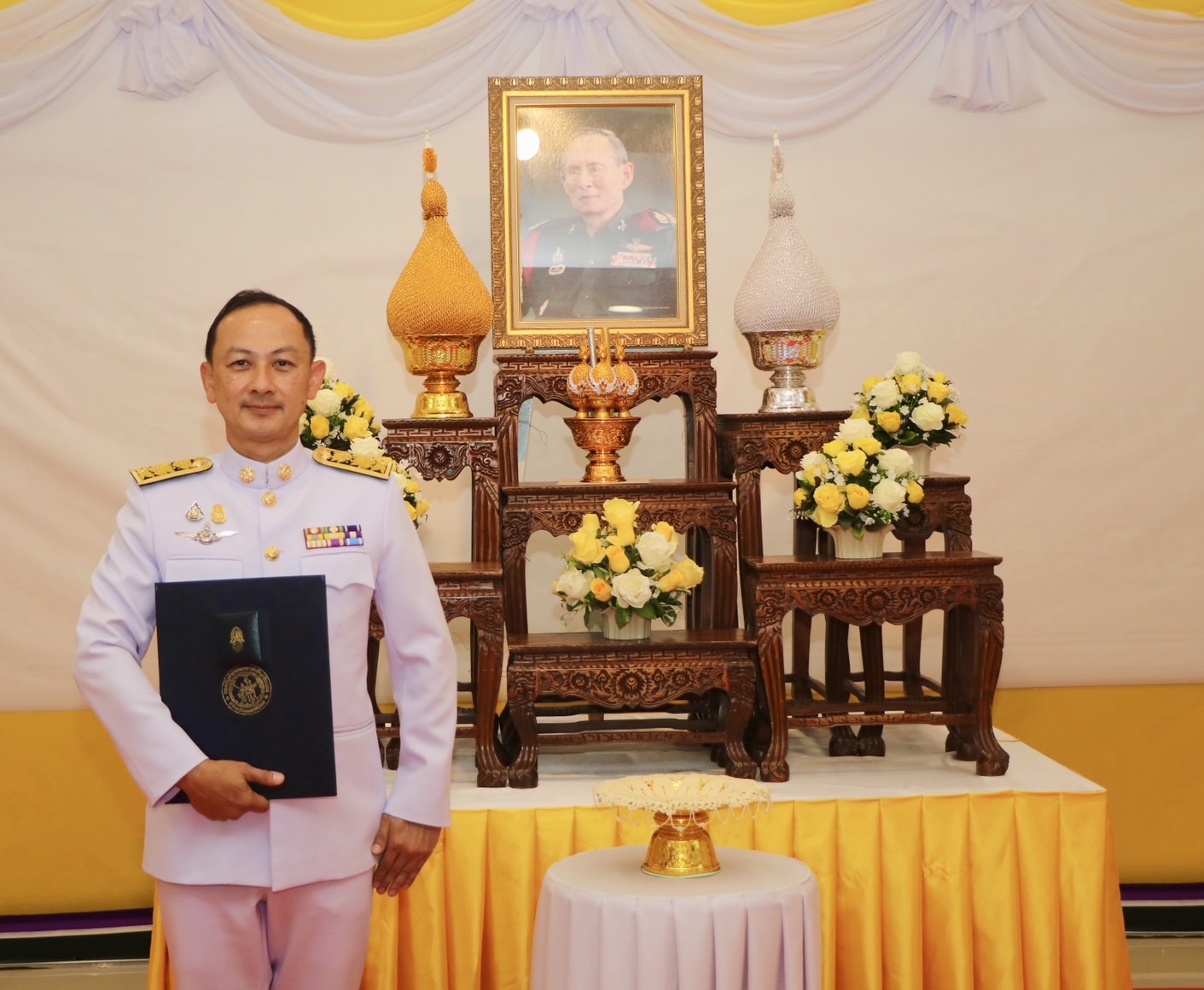 พช.น่าน ร่วมพิธีมอบเครื่องหมาย “รักษาดินแดนยิ่งชีพ” แก่ผู้ทำคุณประโยชน์ต่อกิจการกองอาสารักษาดินแดน