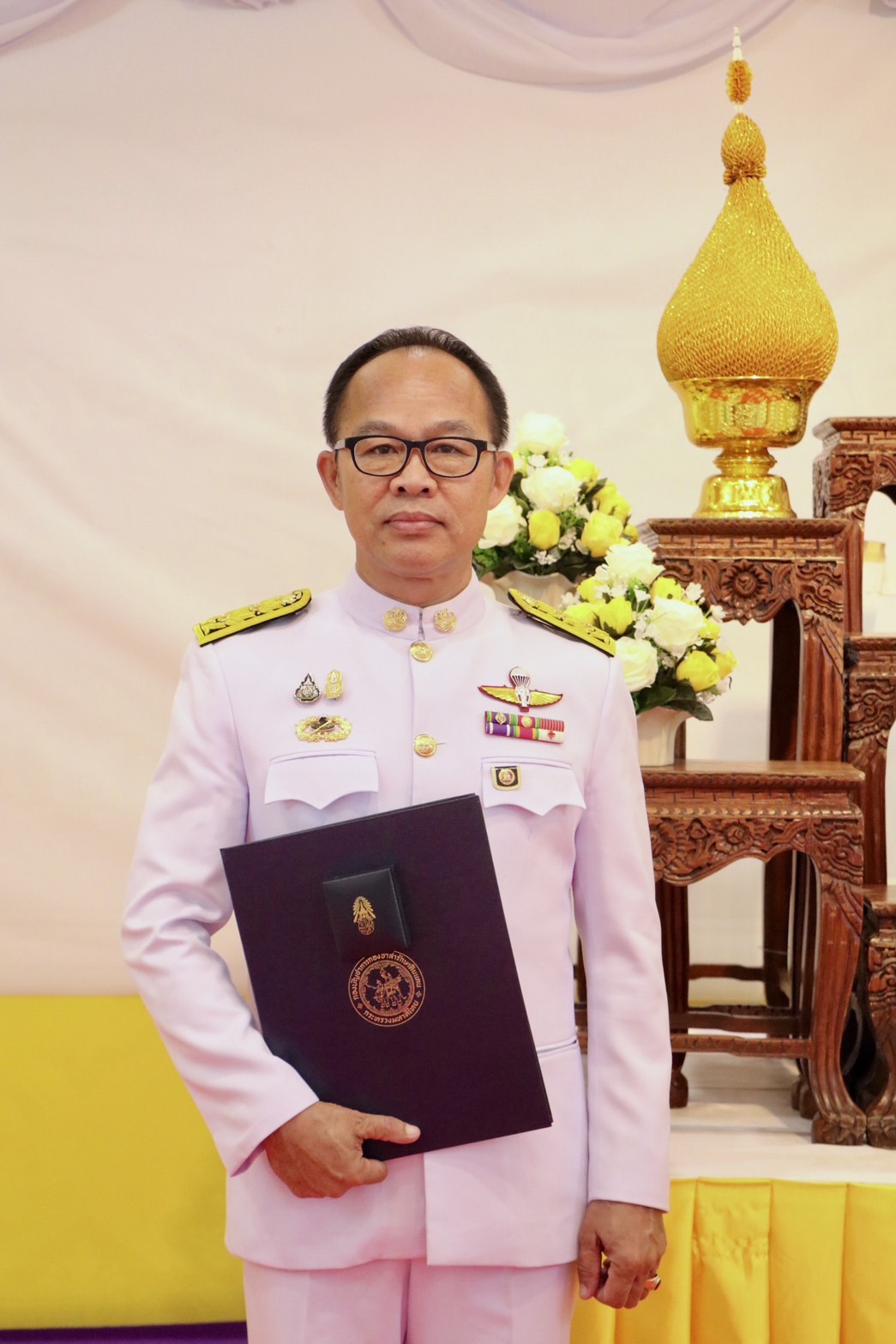 พช.น่าน ร่วมพิธีมอบเครื่องหมาย “รักษาดินแดนยิ่งชีพ” แก่ผู้ทำคุณประโยชน์ต่อกิจการกองอาสารักษาดินแดน