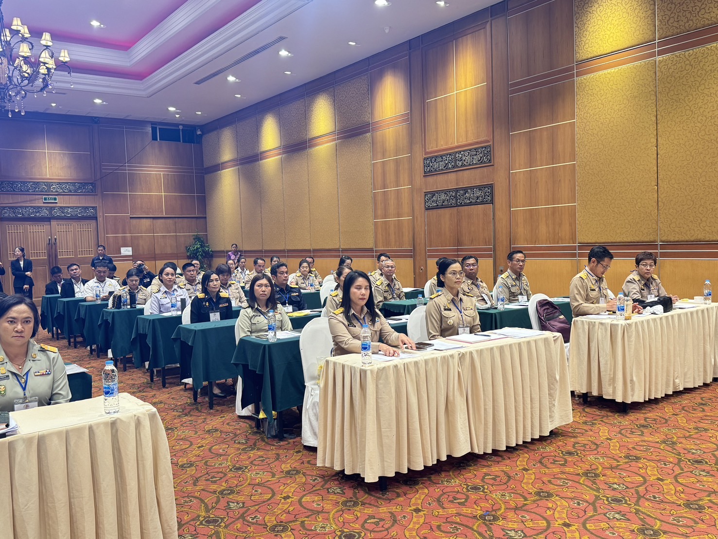 พช.น่าน เข้าร่วมอบรมหลักสูตรพัฒนาสัมพันธ์เครือข่ายความมั่นคงระดับผู้บริหาร รุ่นที่ 1 มุ่งให้ทุกส่วนเตรียมพร้อมรองรับปัญหาภัยคุกคามควบคู่กับการป้องกันและแก้ไขปัญหาด้านความมั่นคงทุกมิติ