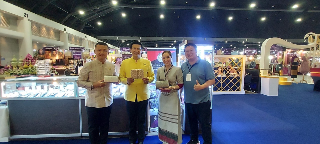 #สร้างสรรค์ชุมชน คนพช.น่าน#  พ่อเมืองน่าน เยี่ยมเยียนให้กำลังใจแก่ผู้ประกอบการ OTOP จังหวัดน่าน ในงาน OTOP MIDYEAR 2024  “หลากหลายผลิตภัณฑ์ สีสันภูมิปัญญาไทย”