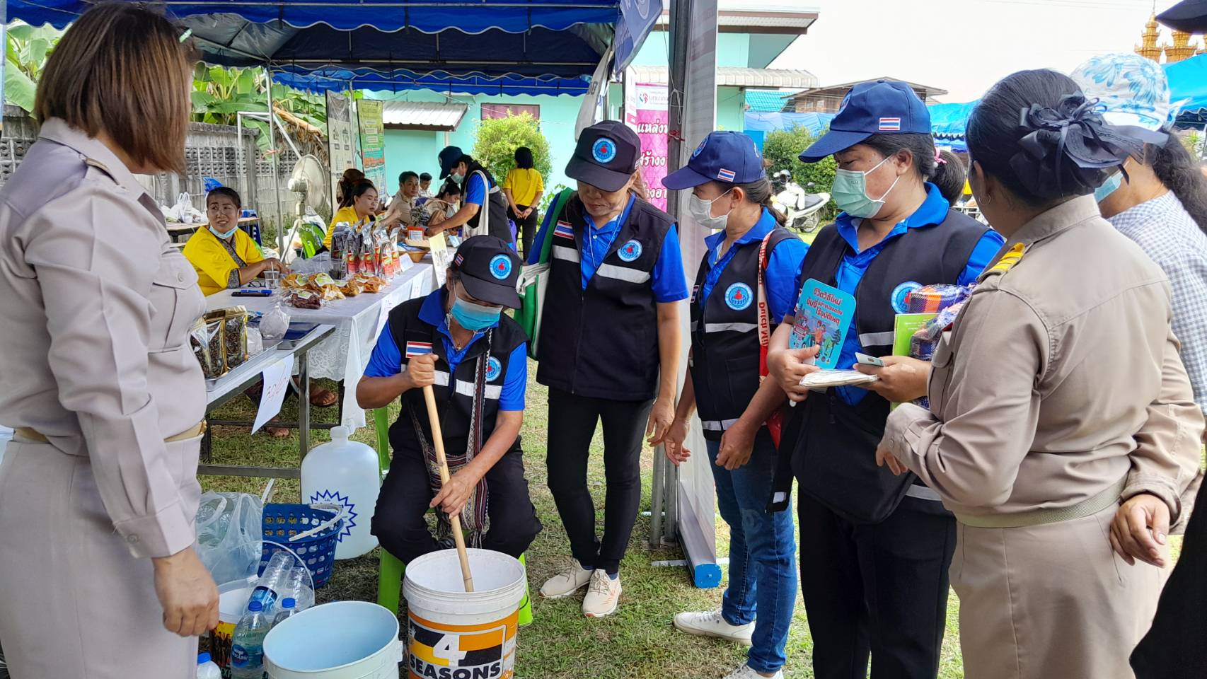 #สร้างสรรค์ชุมชน คนพช.น่าน# พช.น่าน ร่วมกิจกรรมหน่วยบำบัดทุกข์ บำรุงสุข สร้างรอยยิ้ม ให้ประชาชนจังหวัดน่าน ที่อำเภอปัว