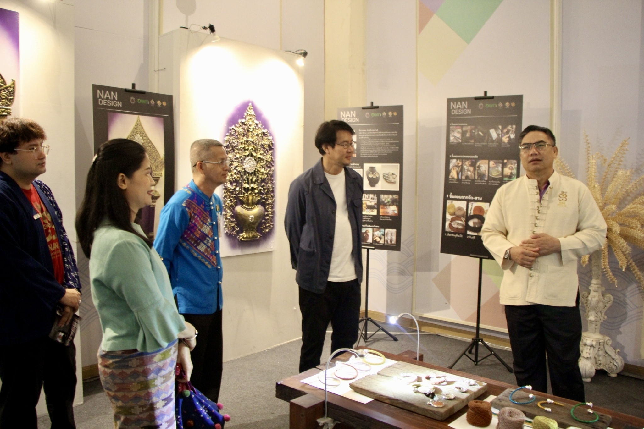 #สร้างสรรค์ชุมชน คนพช.น่าน# พช.น่าน ร่วมงานเปิดตัวผลิตภัณฑ์ Nan Design สร้างสรรค์ผลิตภัณฑ์ภูมิปัญญาท้องถิ่นน่านสู่ตลาดสากลตามโครงการพัฒนาศักยภาพแหล่งเรียนรู้ “ศูนย์น่านศึกษา” พื้นที่สร้างสรรค์การเรียนรู้ตลอดชีวิตประจำปีงบประมาณ 2567