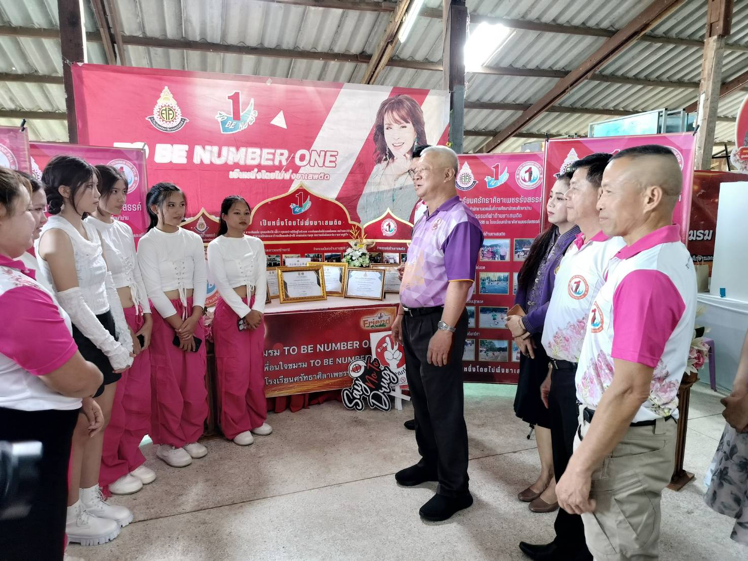 พช.น่าน ร่วมนิเทศ ติดตาม และประเมินผลการดำเนินงานอำเภอ TO BE NUMBER ONE จังหวัดน่าน