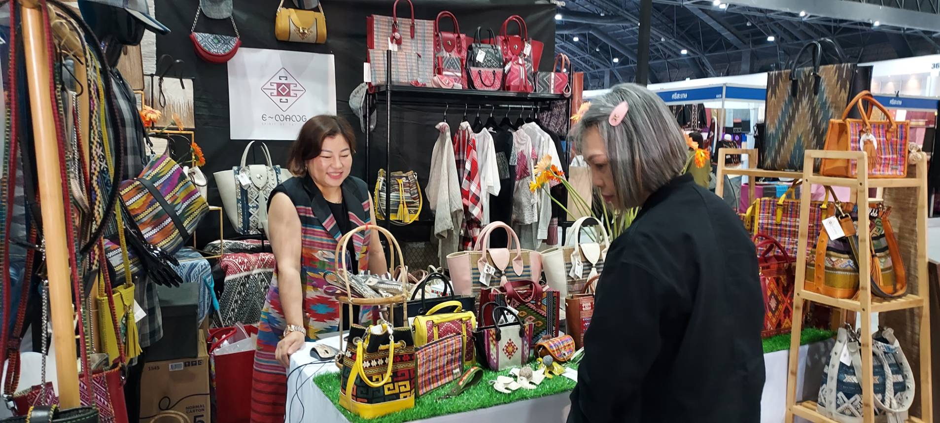 🎈 OTOP Midyear 2024 วันที่สี่ของงาน 🎈จังหวัดน่าน นำของดีจังหวัดน่านร่วมงาน “OTOP Midyear 2024” หลากผลิตภัณฑ์ สีสันภูมิปัญญาไทย