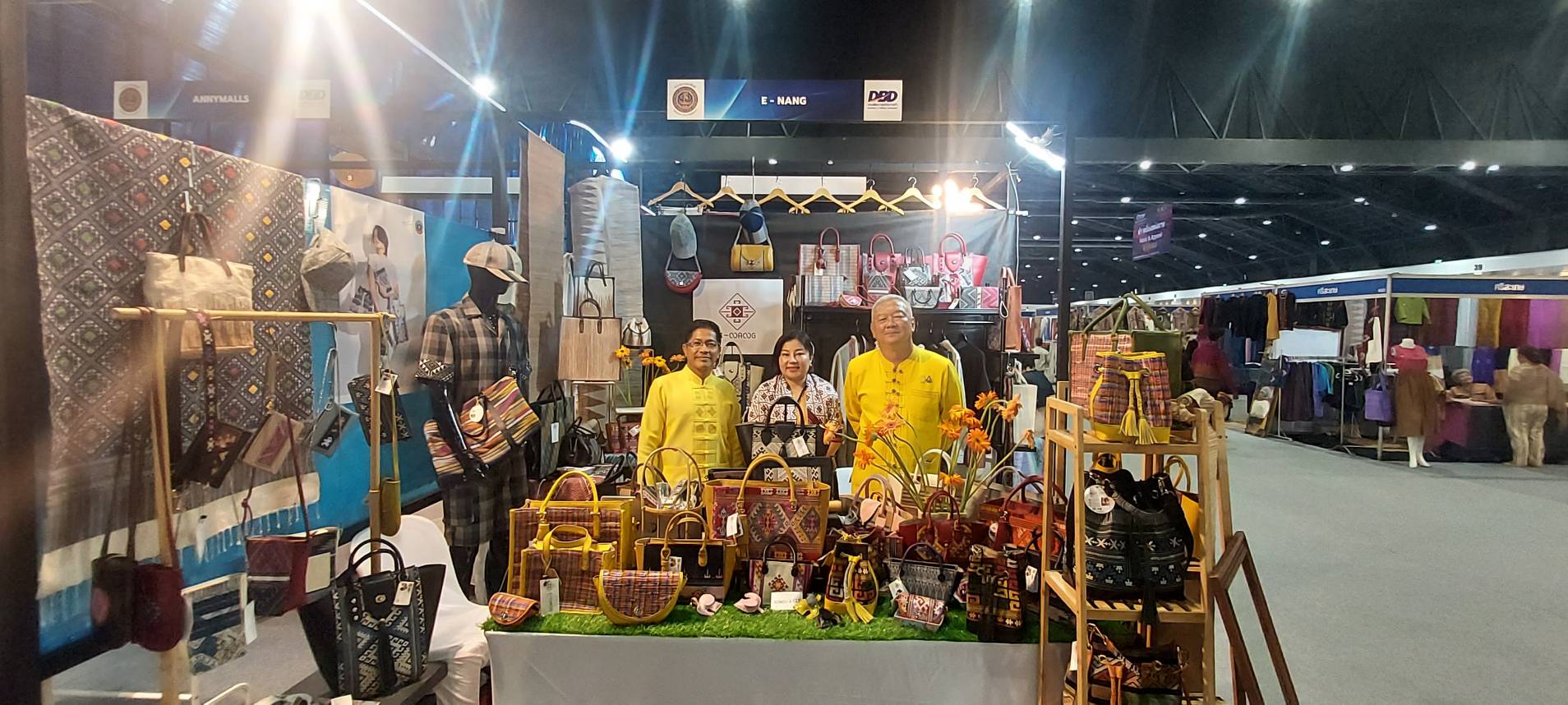 #สร้างสรรค์ชุมชน คนพช.น่าน# จังหวัดน่าน ร่วมพิธีเปิดงาน OTOP MIDYEAR 2024  “หลากหลายผลิตภัณฑ์ สีสันภูมิปัญญาไทย”