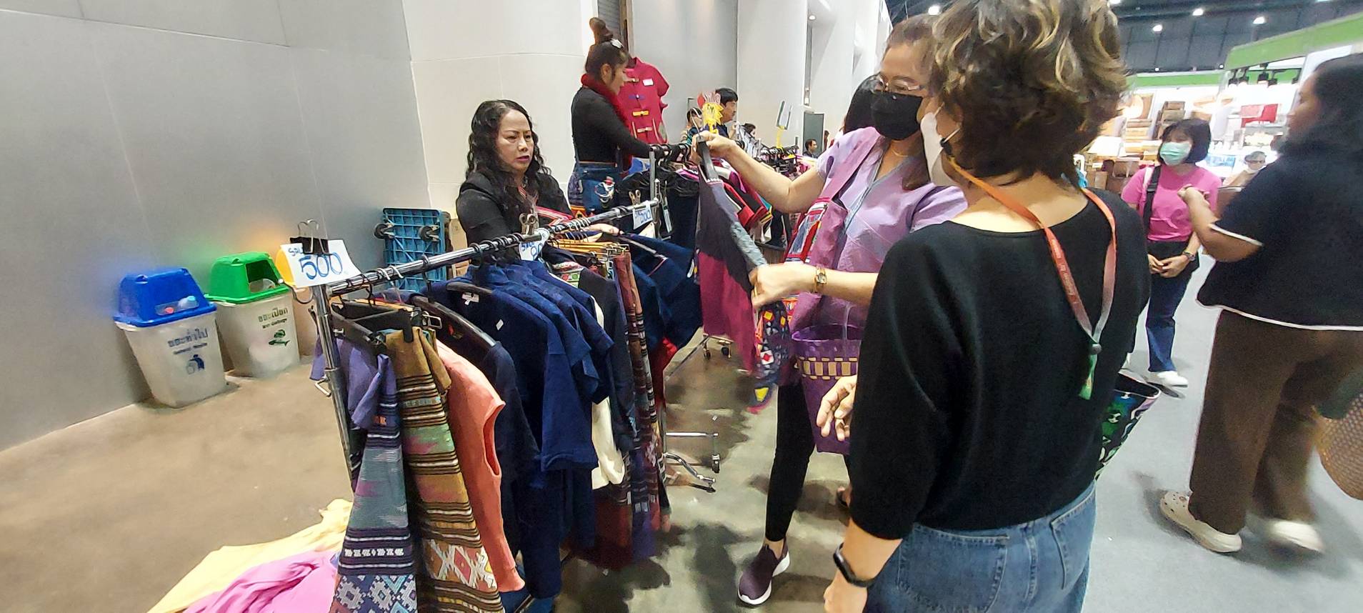 🎈 OTOP Midyear 2024 วันที่สี่ของงาน 🎈จังหวัดน่าน นำของดีจังหวัดน่านร่วมงาน “OTOP Midyear 2024” หลากผลิตภัณฑ์ สีสันภูมิปัญญาไทย