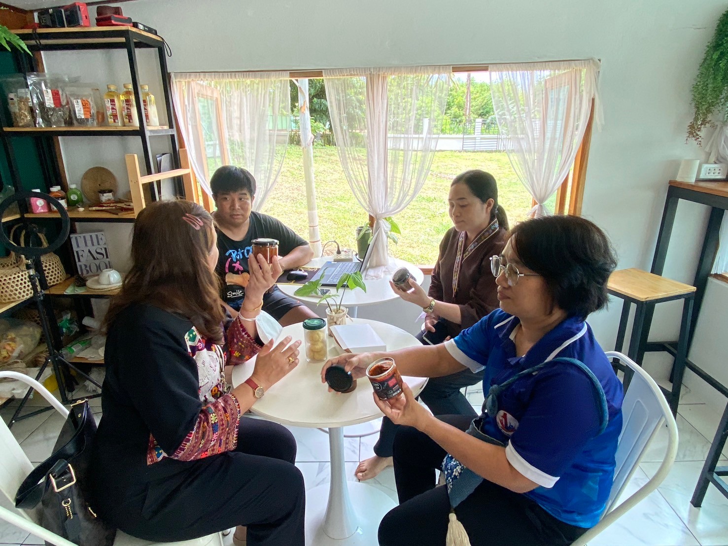 (#)สร้างสรรค์ชุมชน คนพช.น่าน(#) พช.น่าน ติดตามเตรียมความพร้อม ผู้ประกอบการ OTOP ประเภทกลุ่มผู้ผลิตชุมชน ตามโครงการส่งเสริมกระบวนการเครือข่ายองค์ความรู้ (Knowledge – Based OTOP : OTOP) ประจำปี 2567     