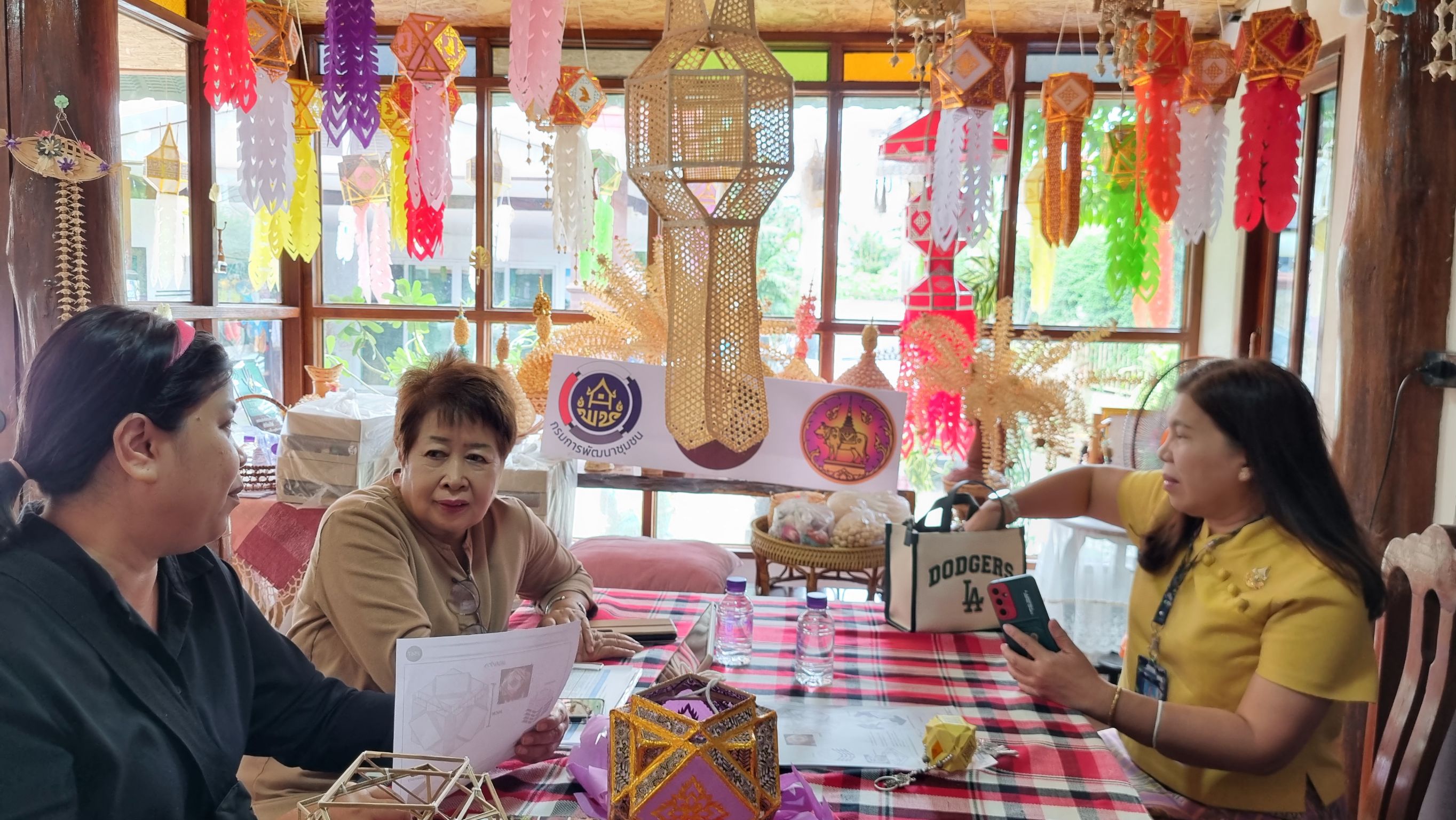 #สร้างสรรค์ชุมชน คนพช.น่าน# พช.น่าน ลงพื้นที่ติดตามการพัฒนาผลิตภัณฑ์ OTOP ในจังหวัดน่าน