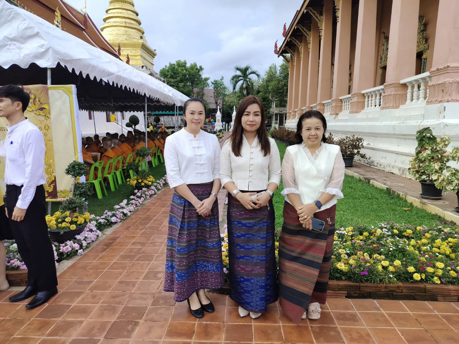 (#)สร้างสรรค์ชุมชน คนพช.น่าน(#) จังหวัดน่าน จัดพิธีเจริญพระพุทธมนต์พร้อมมอบโฉนดที่ดินให้แก่วัดร้าง เฉลิมพระเกียรติพระบาทสมเด็จพระเจ้าอยู่หัว เนื่องในโอกาสมหามงคลเฉลิมพระชนมพรรษา 6 รอบ 28 กรกฎาคม 2567  