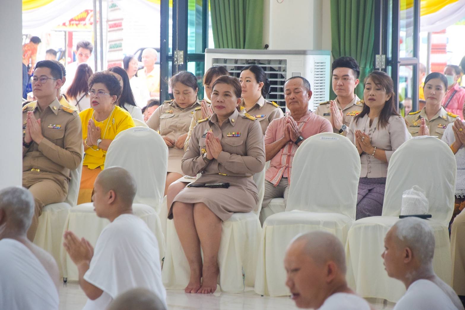 #สร้างสรรค์ชุมชน คนพช.น่าน# พช.น่าน ร่วมพิธีปลงผม และบายศรีสู่ขวัญนาคโครงการบรรพชาอุปสมบท เฉลิมพระเกียรติพระบาทสมเด็จพระเจ้าอยู่หัว เนื่องในโอกาสพระราชพิธีมหามงคล เฉลิมพระชนมพรรษา 6 รอบ 28 กรกฎาคม 2567