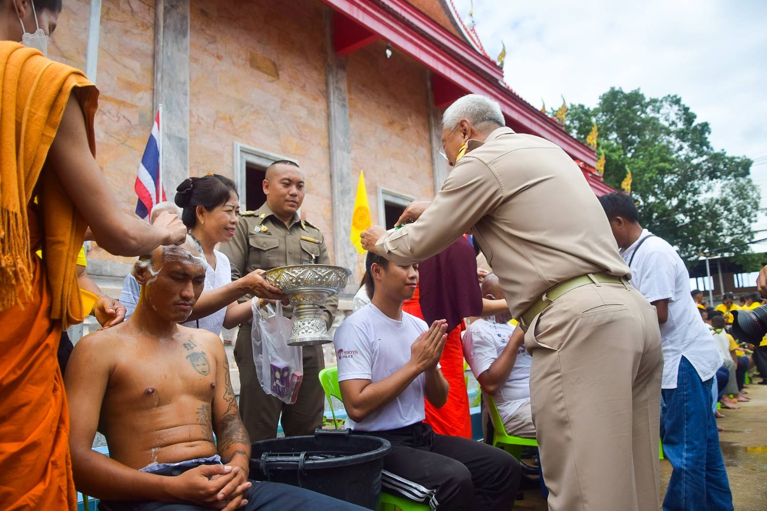 #สร้างสรรค์ชุมชน คนพช.น่าน# พช.น่าน ร่วมพิธีปลงผม และบายศรีสู่ขวัญนาคโครงการบรรพชาอุปสมบท เฉลิมพระเกียรติพระบาทสมเด็จพระเจ้าอยู่หัว เนื่องในโอกาสพระราชพิธีมหามงคล เฉลิมพระชนมพรรษา 6 รอบ 28 กรกฎาคม 2567