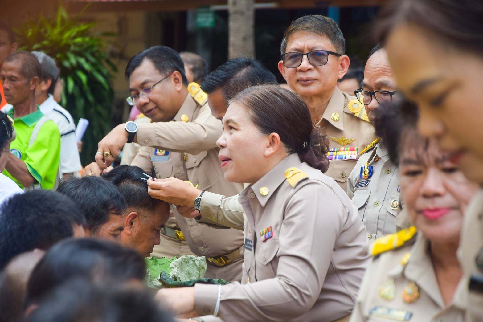 #สร้างสรรค์ชุมชน คนพช.น่าน# พช.น่าน ร่วมพิธีปลงผม และบายศรีสู่ขวัญนาคโครงการบรรพชาอุปสมบท เฉลิมพระเกียรติพระบาทสมเด็จพระเจ้าอยู่หัว เนื่องในโอกาสพระราชพิธีมหามงคล เฉลิมพระชนมพรรษา 6 รอบ 28 กรกฎาคม 2567