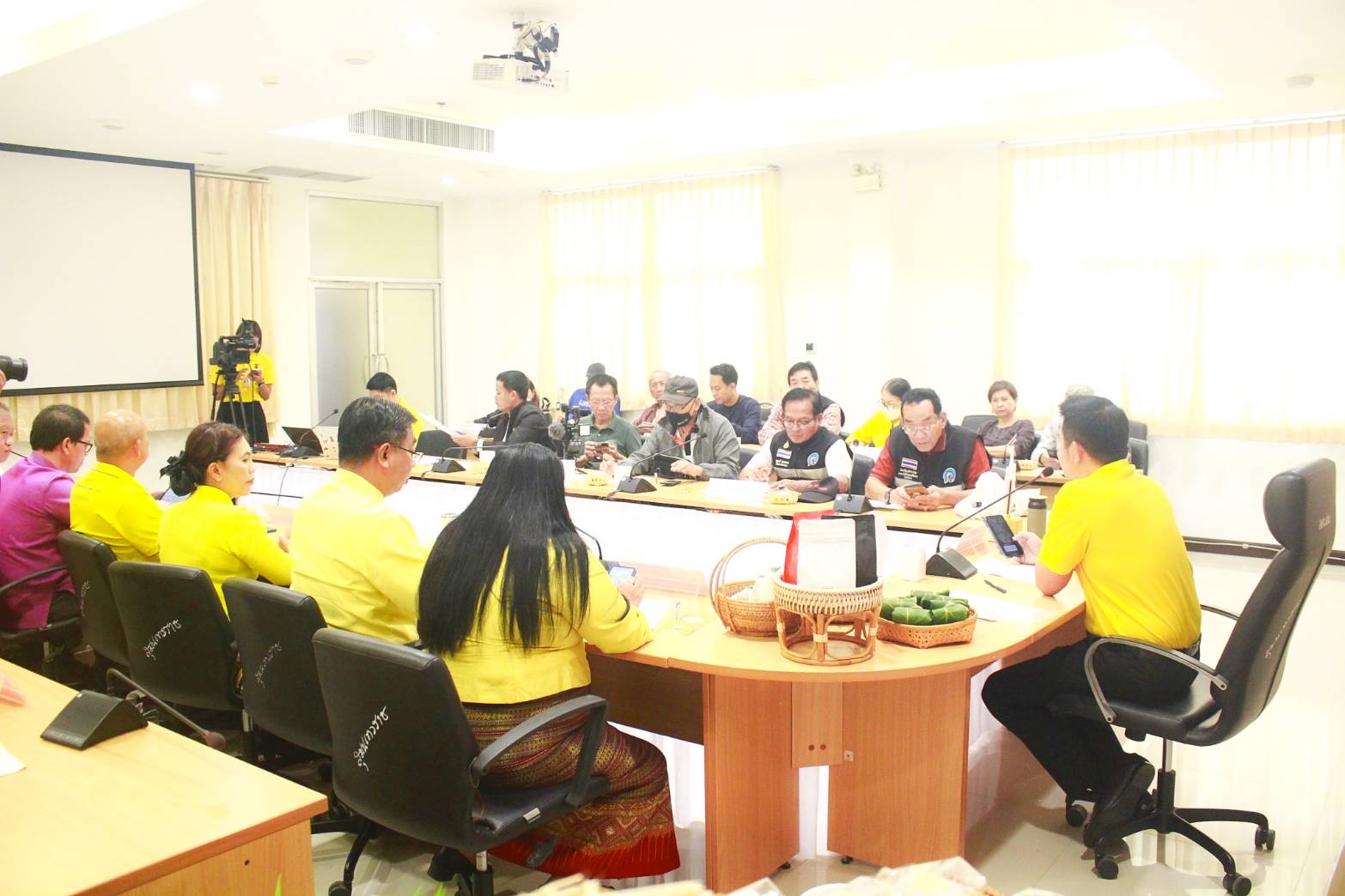 (#)สร้างสรรค์ชุมชน คนพช.น่าน(#)  พช.น่าน ร่วมการแถลงข่าว “กาดม่วนเมือง ศาลากลาง” เสริมช่องทางการตลาดให้กับผู้ประกอบการในจังหวัดน่าน