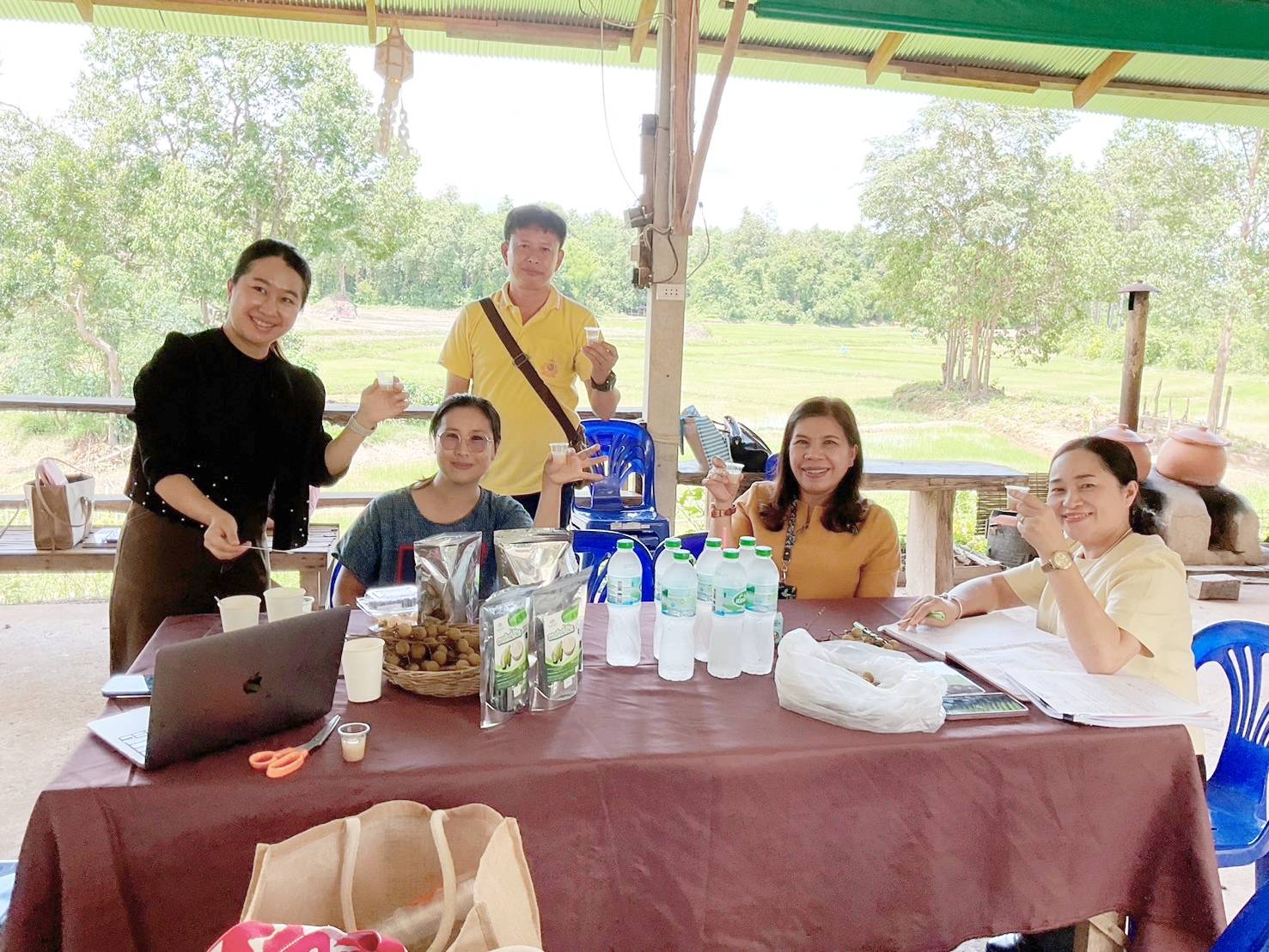 (#)สร้างสรรค์ชุมชน คนพช.น่าน(#) พช.น่าน ติดตามการพัฒนาผลิตภัณฑ์ OTOP กลุ่มปรับตัวสู่การพัฒนา (Quadrant D) ในจังหวัดน่าน