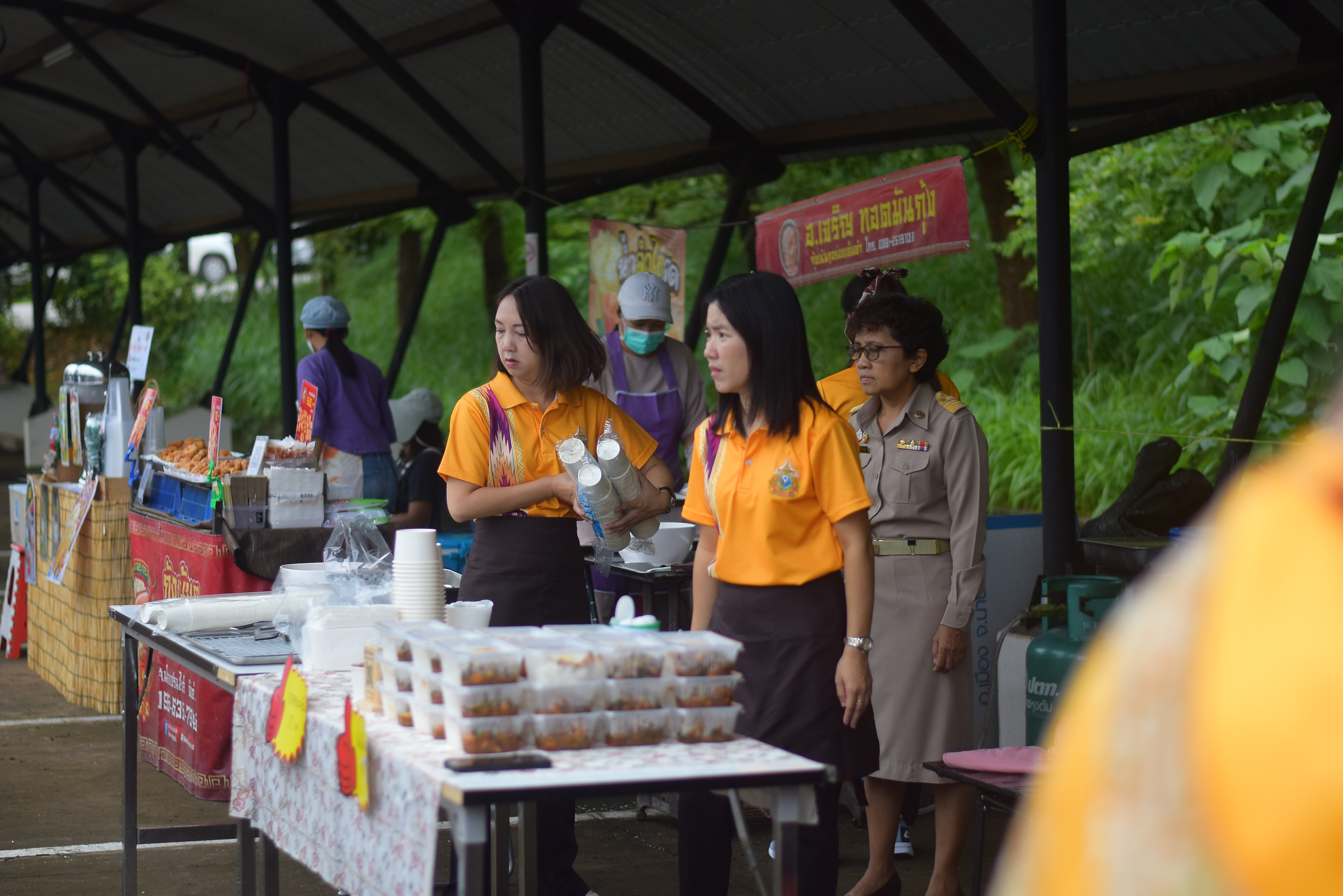 (#)สร้างสรรค์ชุมชน คนพช.น่าน(#) ผู้ว่าฯ น่าน เปิดงาน “กาดม่วนเมือง ศาลากลาง” เสริมเศรษฐกิจฐานราก ช่วยเหลือเกษตรกรและผู้ประกอบการในชุมชน