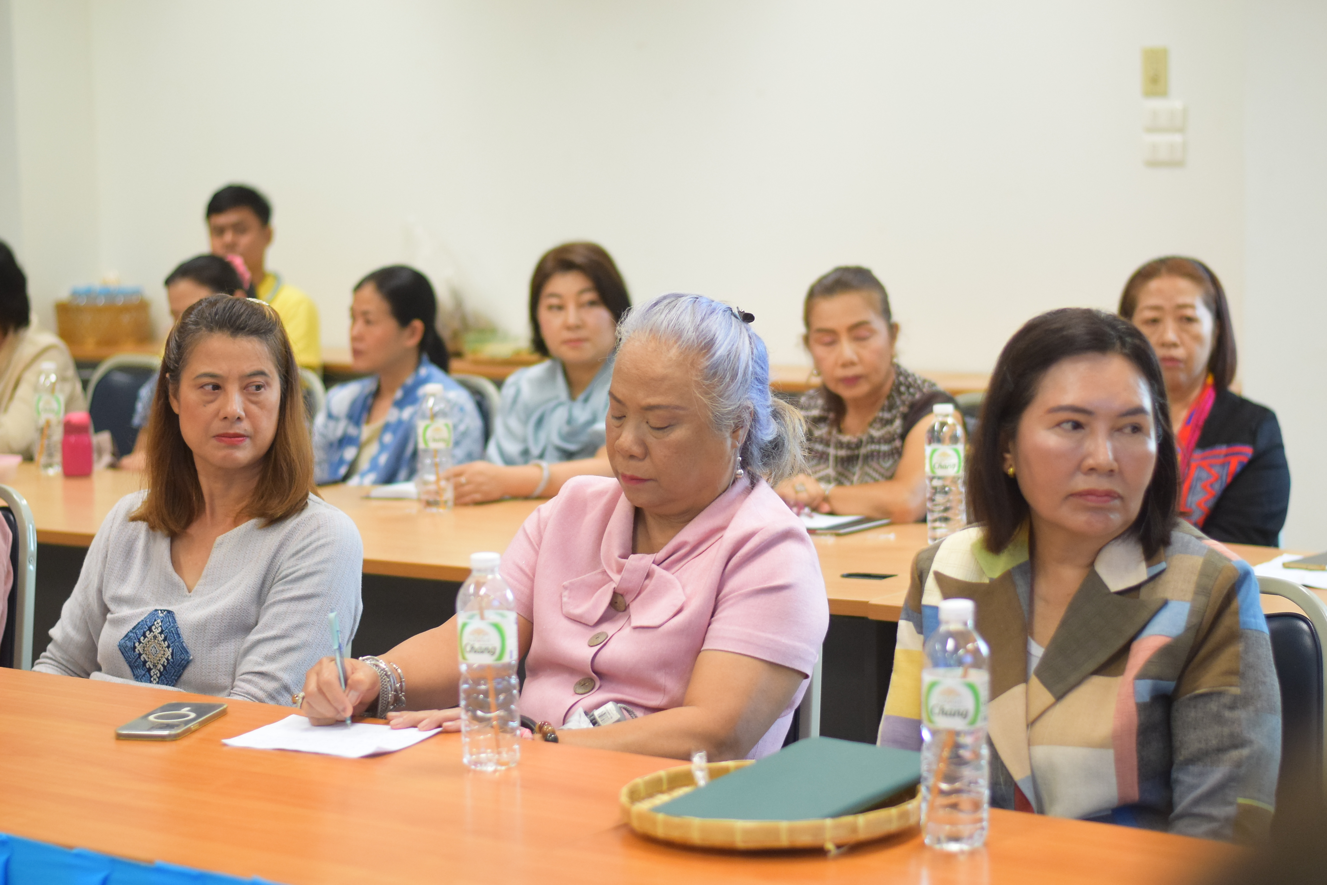 (#)สร้างสรรค์ชุมชน คนพช.น่าน(#) พช.น่าน ประชุมคณะกรรมการเครือข่ายกลุ่มอาชีพฯ จังหวัดน่าน และผู้ผลิต ผู้ประกอบการ OTOP จังหวัดน่าน