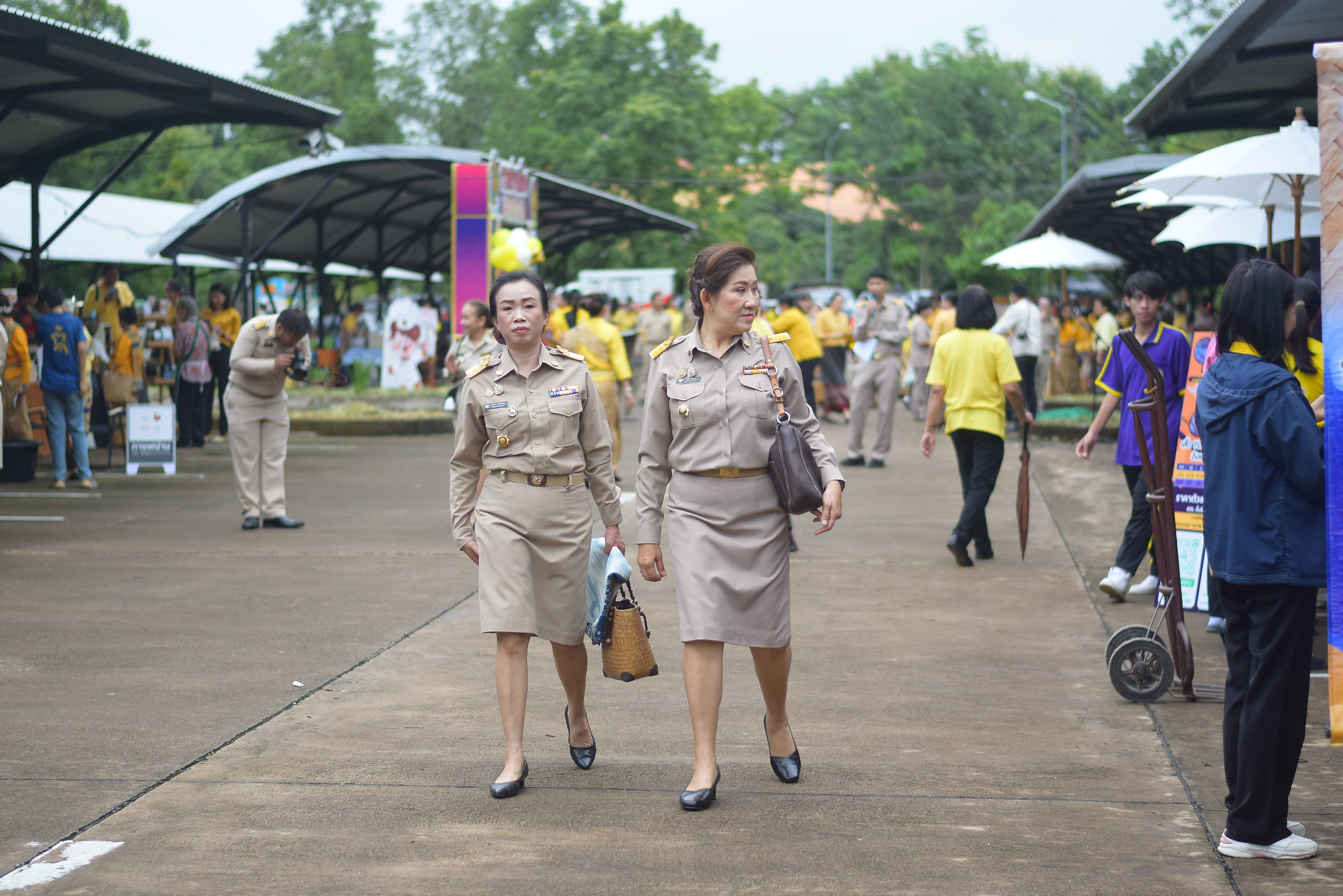 (#)สร้างสรรค์ชุมชน คนพช.น่าน(#) ผู้ว่าฯ น่าน เปิดงาน “กาดม่วนเมือง ศาลากลาง” เสริมเศรษฐกิจฐานราก ช่วยเหลือเกษตรกรและผู้ประกอบการในชุมชน