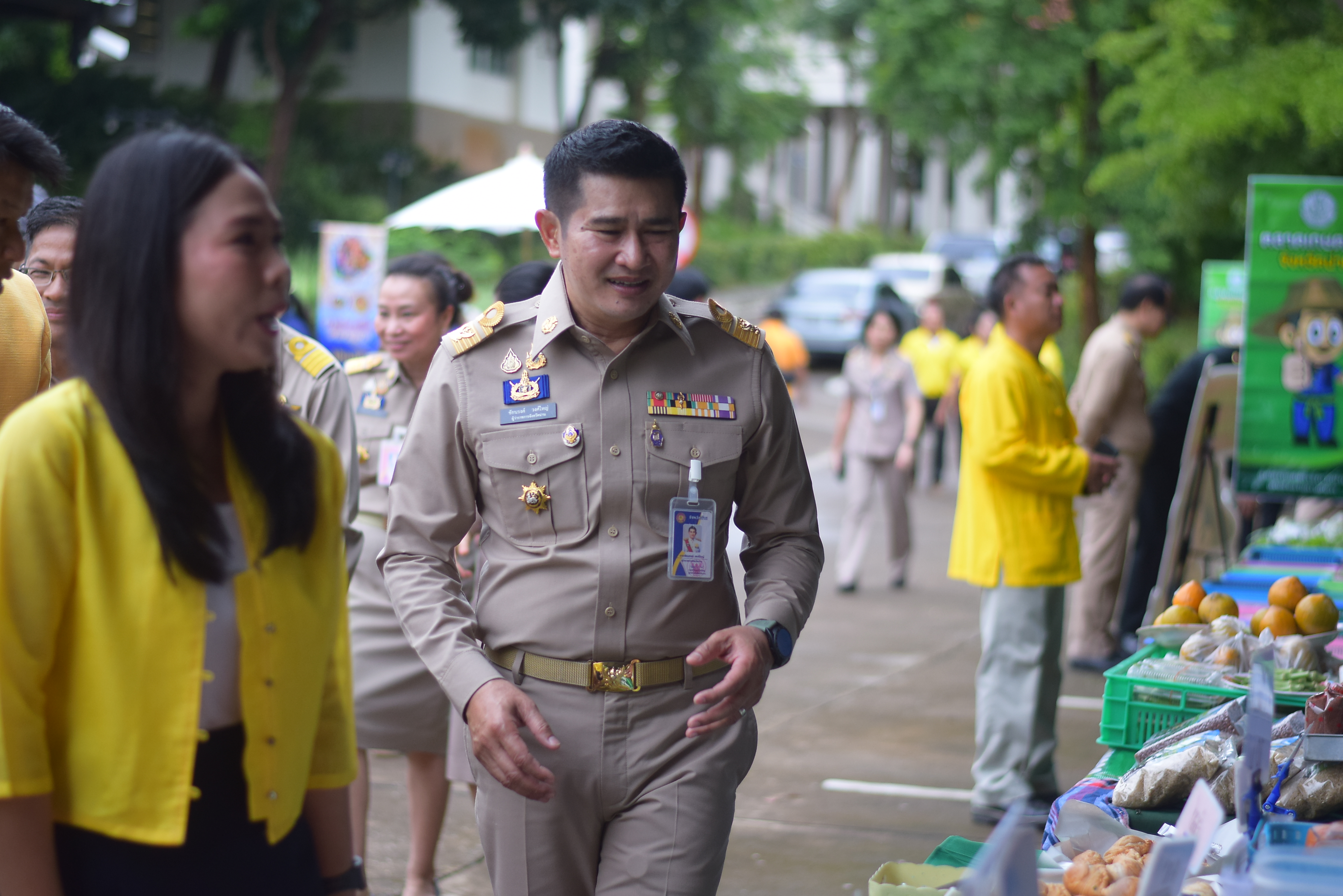 (#)สร้างสรรค์ชุมชน คนพช.น่าน(#) ผู้ว่าฯ น่าน เปิดงาน “กาดม่วนเมือง ศาลากลาง” เสริมเศรษฐกิจฐานราก ช่วยเหลือเกษตรกรและผู้ประกอบการในชุมชน