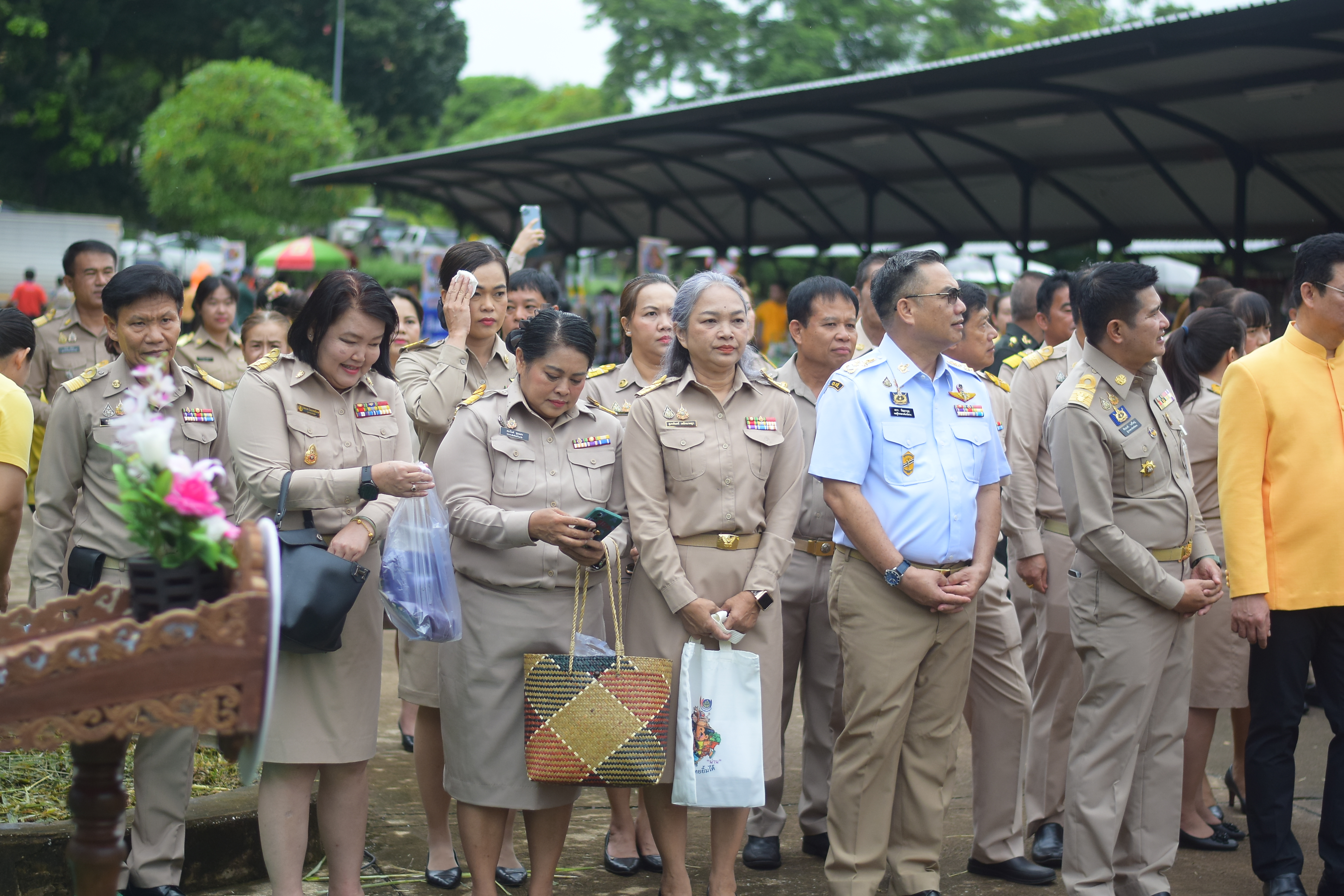 (#)สร้างสรรค์ชุมชน คนพช.น่าน(#) ผู้ว่าฯ น่าน เปิดงาน “กาดม่วนเมือง ศาลากลาง” เสริมเศรษฐกิจฐานราก ช่วยเหลือเกษตรกรและผู้ประกอบการในชุมชน