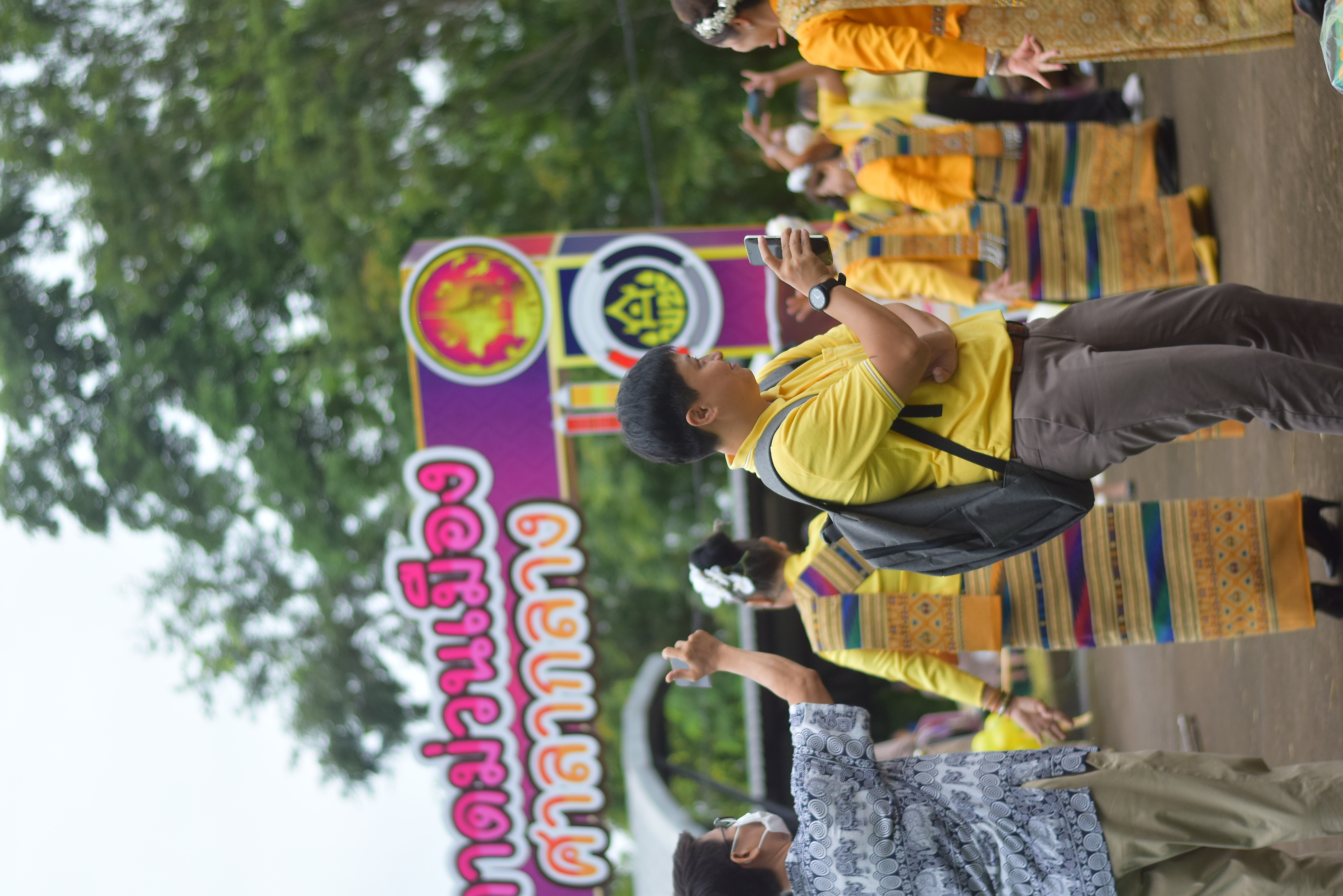 (#)สร้างสรรค์ชุมชน คนพช.น่าน(#) ผู้ว่าฯ น่าน เปิดงาน “กาดม่วนเมือง ศาลากลาง” เสริมเศรษฐกิจฐานราก ช่วยเหลือเกษตรกรและผู้ประกอบการในชุมชน