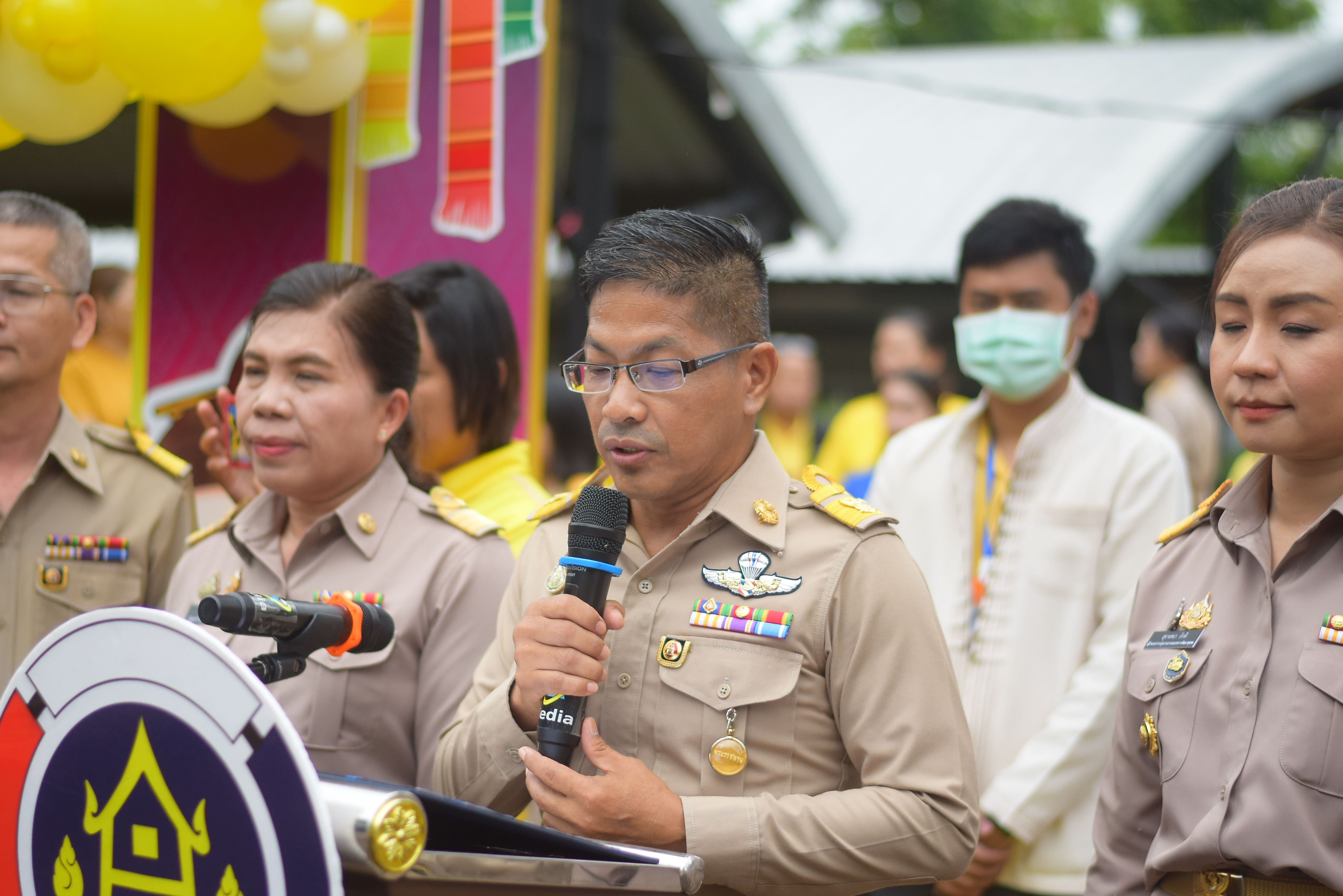 (#)สร้างสรรค์ชุมชน คนพช.น่าน(#) ผู้ว่าฯ น่าน เปิดงาน “กาดม่วนเมือง ศาลากลาง” เสริมเศรษฐกิจฐานราก ช่วยเหลือเกษตรกรและผู้ประกอบการในชุมชน