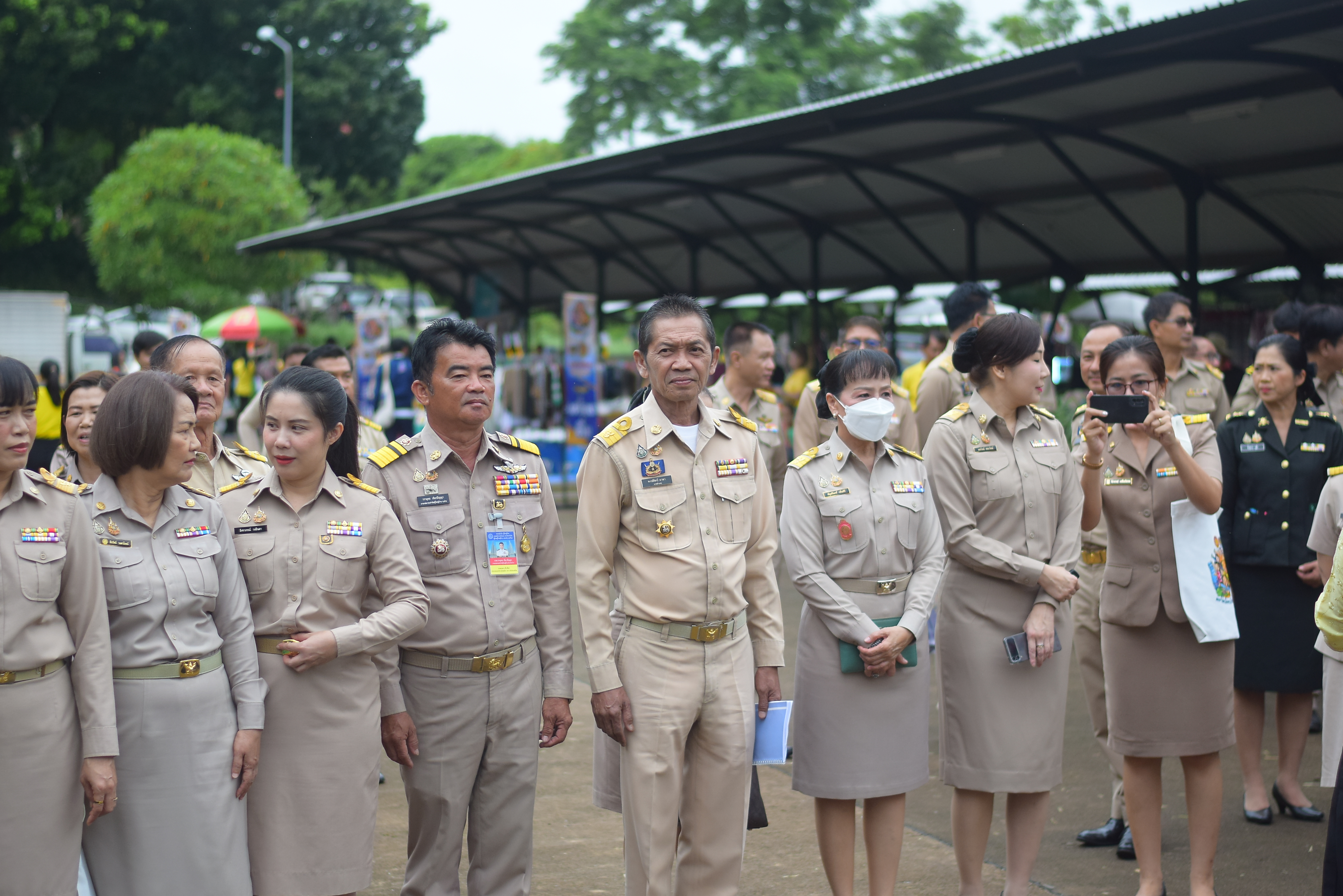 (#)สร้างสรรค์ชุมชน คนพช.น่าน(#) ผู้ว่าฯ น่าน เปิดงาน “กาดม่วนเมือง ศาลากลาง” เสริมเศรษฐกิจฐานราก ช่วยเหลือเกษตรกรและผู้ประกอบการในชุมชน