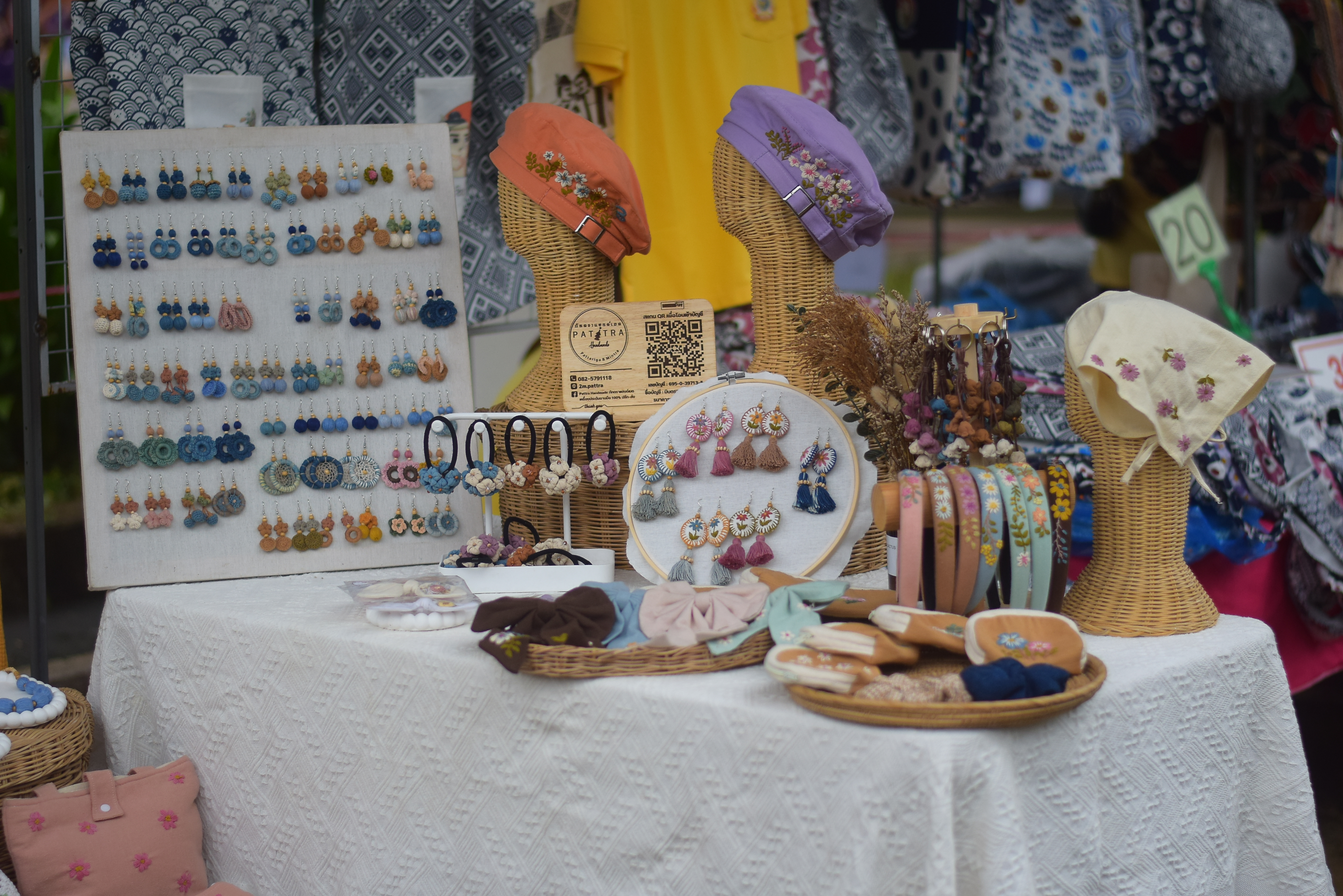 (#)สร้างสรรค์ชุมชน คนพช.น่าน(#) ผู้ว่าฯ น่าน เปิดงาน “กาดม่วนเมือง ศาลากลาง” เสริมเศรษฐกิจฐานราก ช่วยเหลือเกษตรกรและผู้ประกอบการในชุมชน