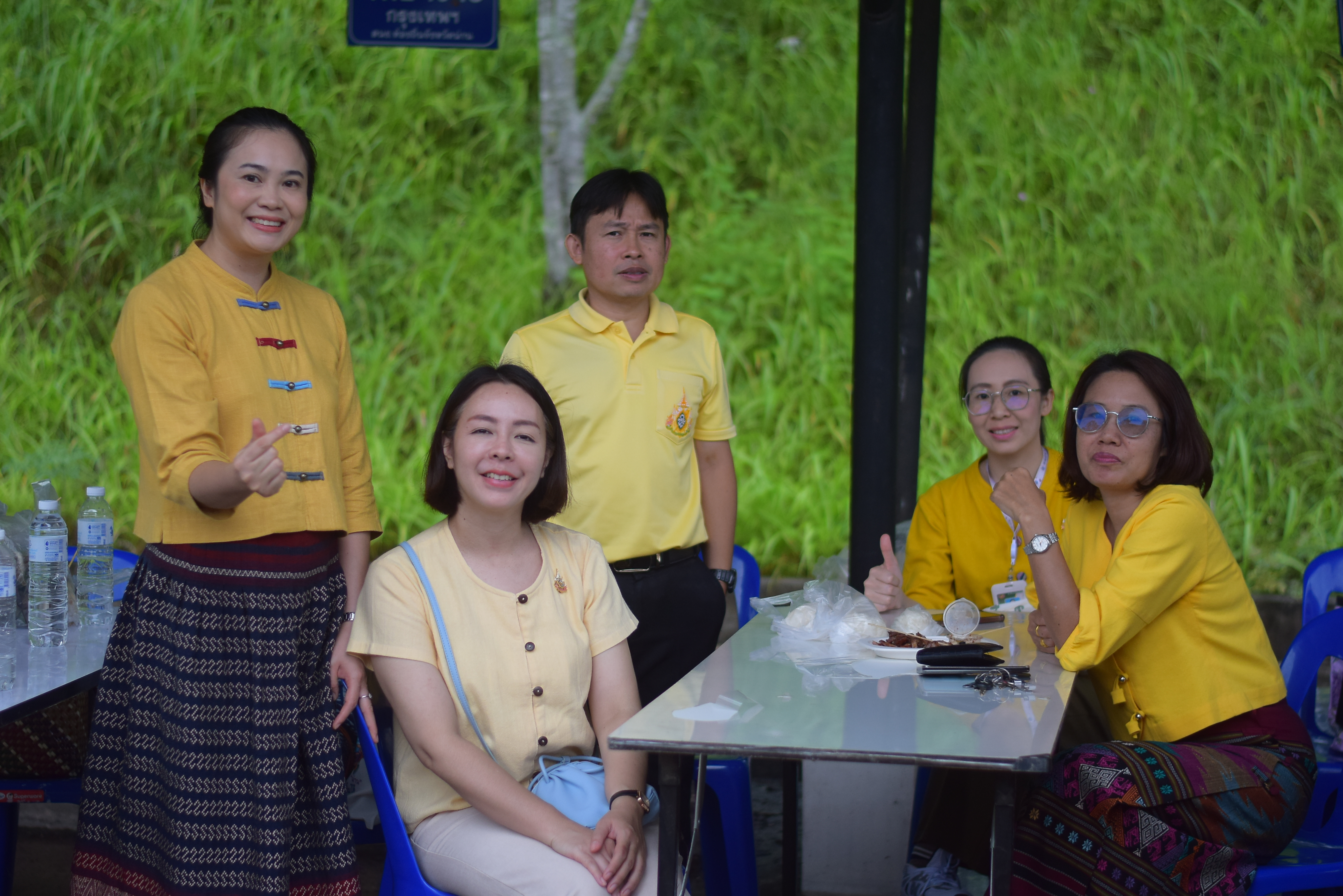 (#)สร้างสรรค์ชุมชน คนพช.น่าน(#) ผู้ว่าฯ น่าน เปิดงาน “กาดม่วนเมือง ศาลากลาง” เสริมเศรษฐกิจฐานราก ช่วยเหลือเกษตรกรและผู้ประกอบการในชุมชน