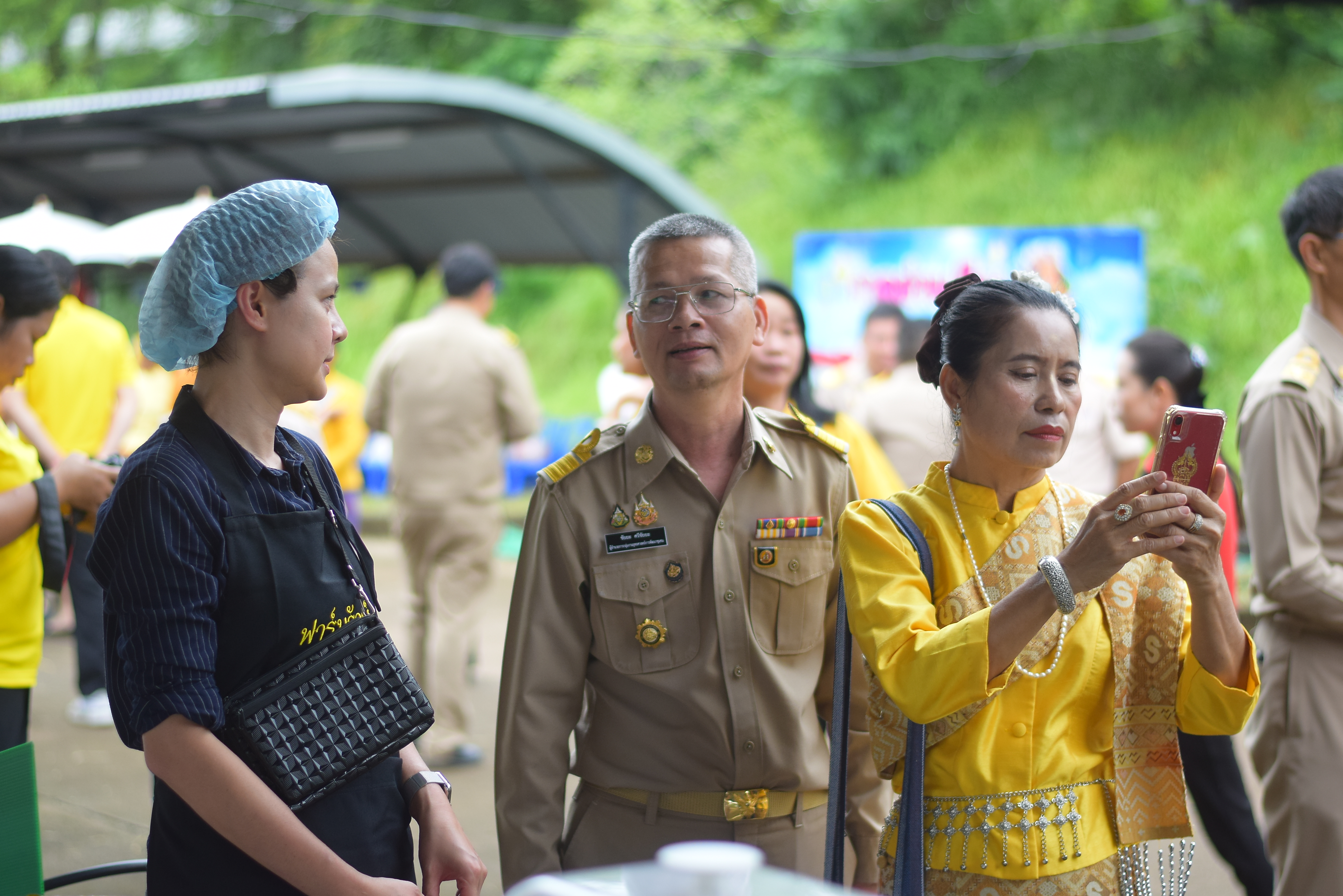 (#)สร้างสรรค์ชุมชน คนพช.น่าน(#) ผู้ว่าฯ น่าน เปิดงาน “กาดม่วนเมือง ศาลากลาง” เสริมเศรษฐกิจฐานราก ช่วยเหลือเกษตรกรและผู้ประกอบการในชุมชน