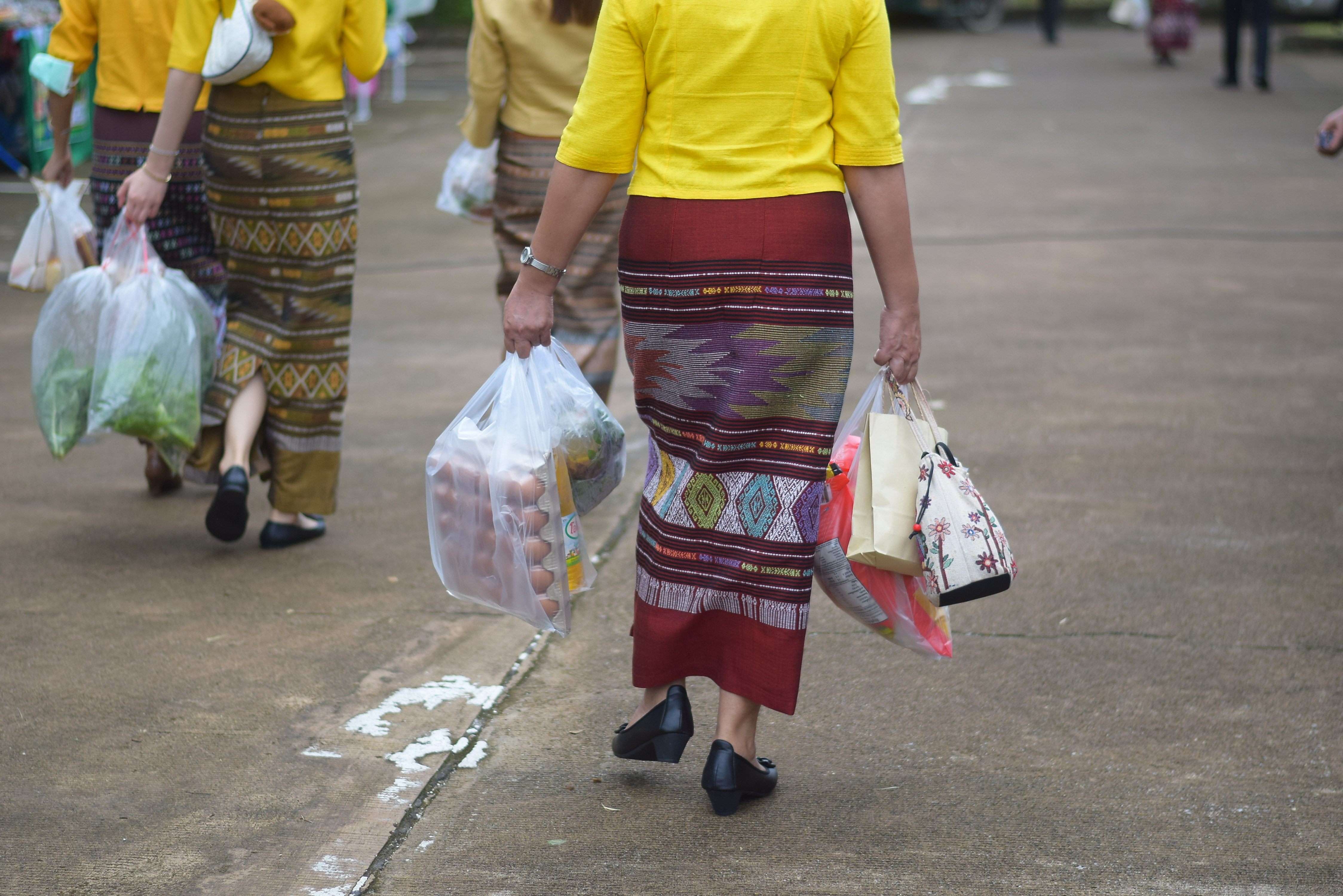 (#)สร้างสรรค์ชุมชน คนพช.น่าน(#) ผู้ว่าฯ น่าน เปิดงาน “กาดม่วนเมือง ศาลากลาง” เสริมเศรษฐกิจฐานราก ช่วยเหลือเกษตรกรและผู้ประกอบการในชุมชน