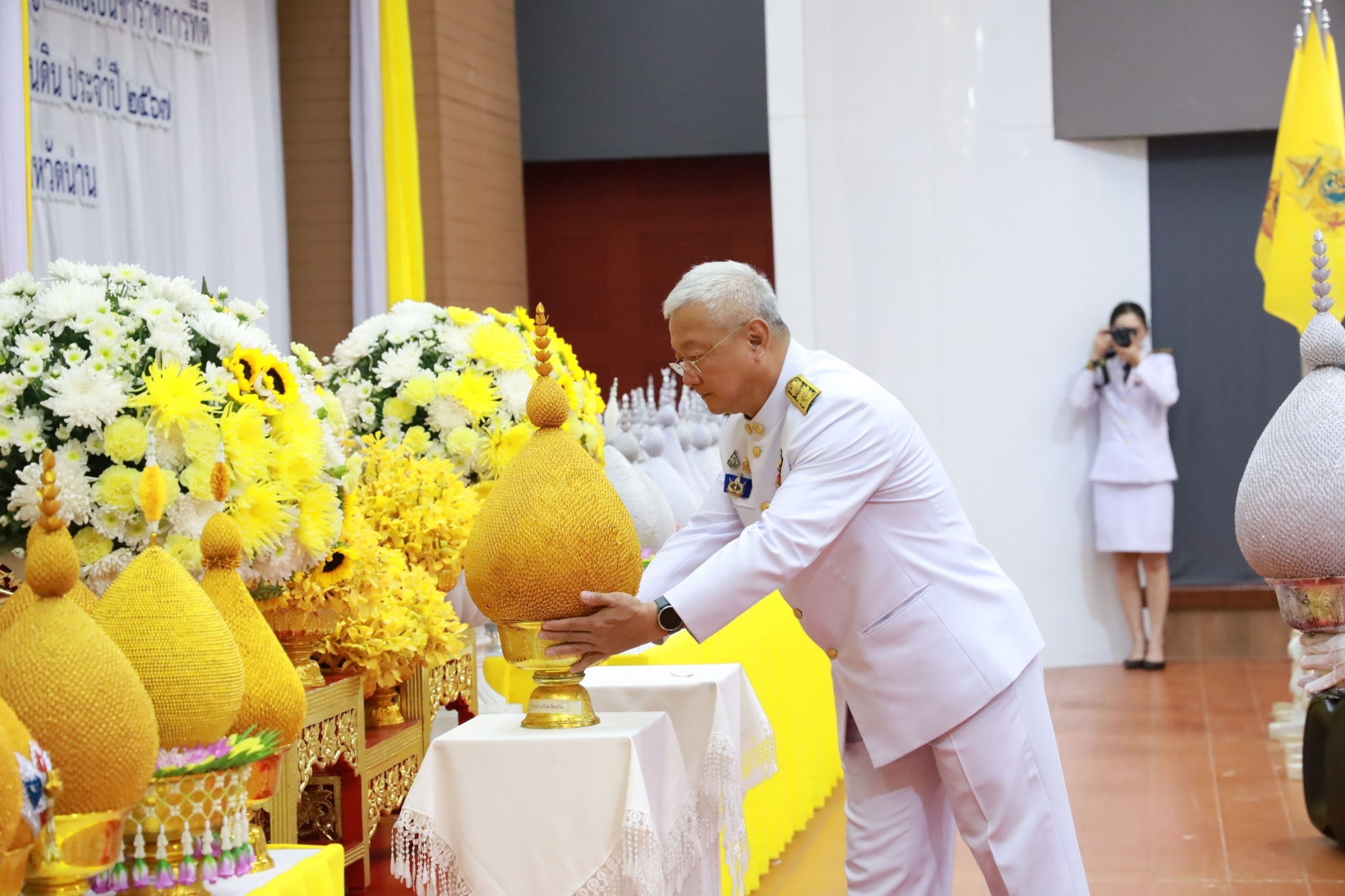 (#)สร้างสรรค์ชุมชน คนพช.น่าน(#) พช.น่าน ร่วมพิธีถวายเครื่องราชสักการะ และพิธีจุดเทียนถวายพระพรชัยมงคล เนื่องในโอกาส เฉลิมพระชนมพรรษาพระบาทสมเด็จพระเจ้าอยู่หัว