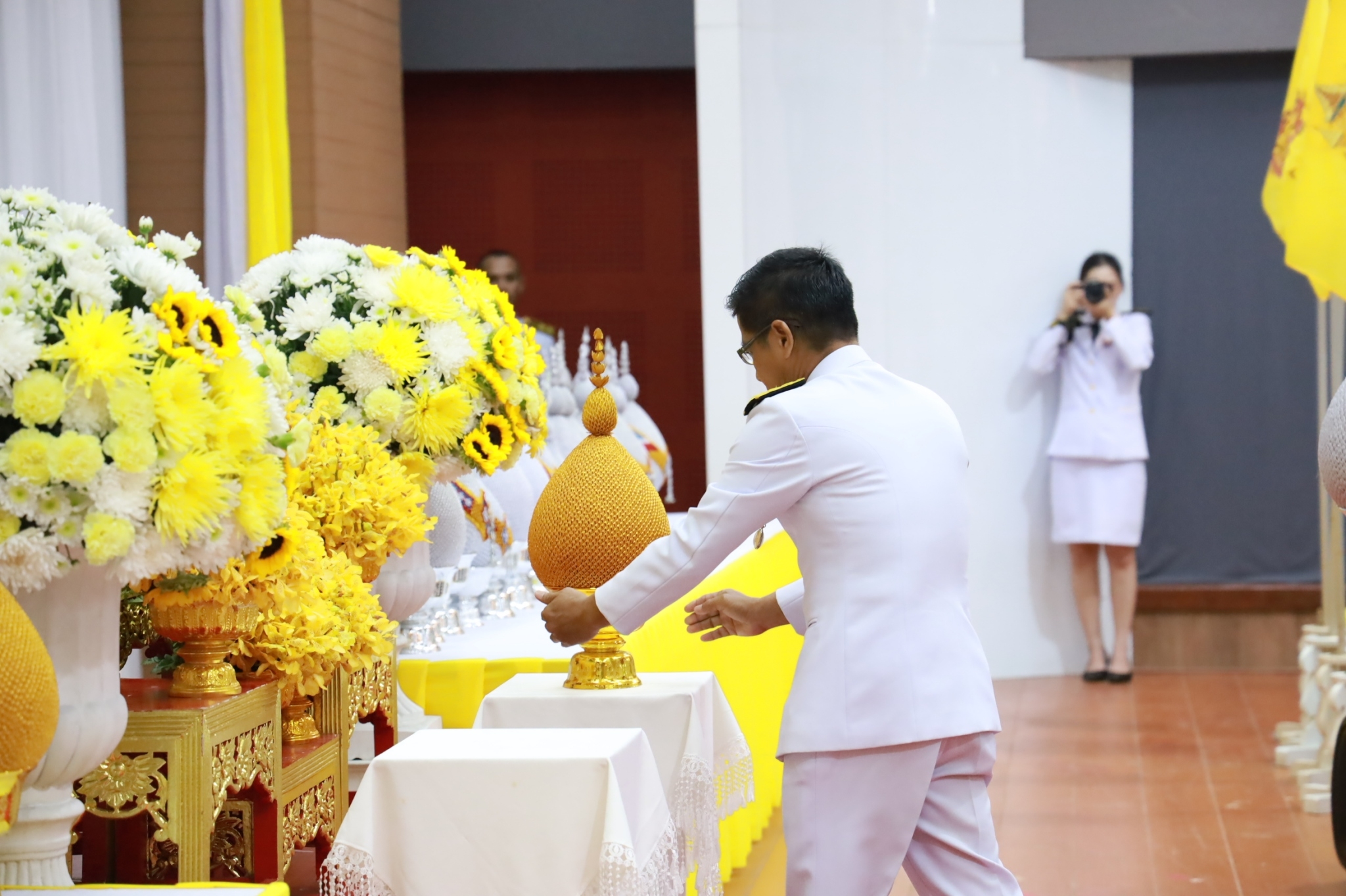 (#)สร้างสรรค์ชุมชน คนพช.น่าน(#) พช.น่าน ร่วมพิธีถวายเครื่องราชสักการะ และพิธีจุดเทียนถวายพระพรชัยมงคล เนื่องในโอกาส เฉลิมพระชนมพรรษาพระบาทสมเด็จพระเจ้าอยู่หัว