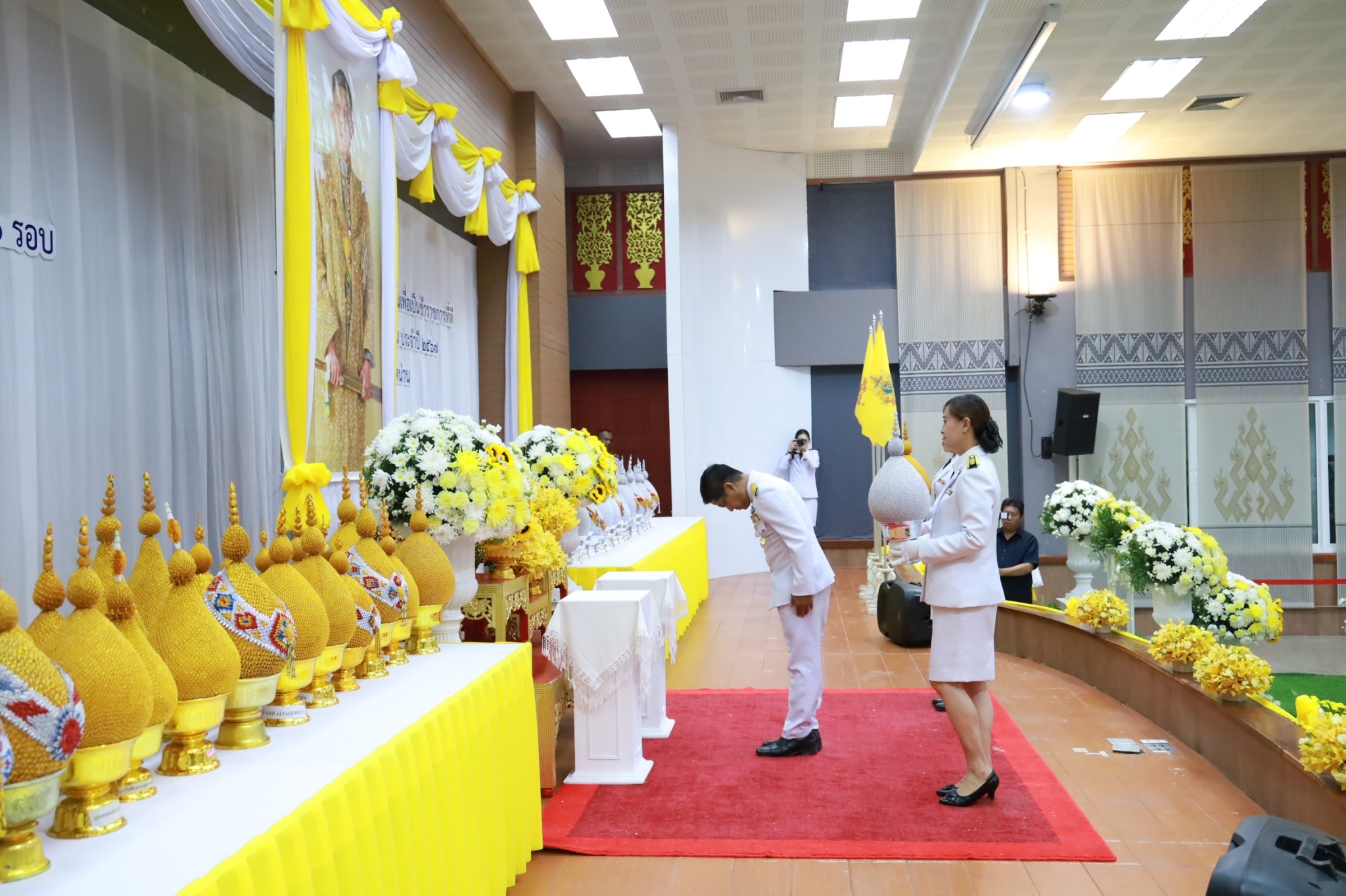 (#)สร้างสรรค์ชุมชน คนพช.น่าน(#) พช.น่าน ร่วมพิธีถวายเครื่องราชสักการะ และพิธีจุดเทียนถวายพระพรชัยมงคล เนื่องในโอกาส เฉลิมพระชนมพรรษาพระบาทสมเด็จพระเจ้าอยู่หัว