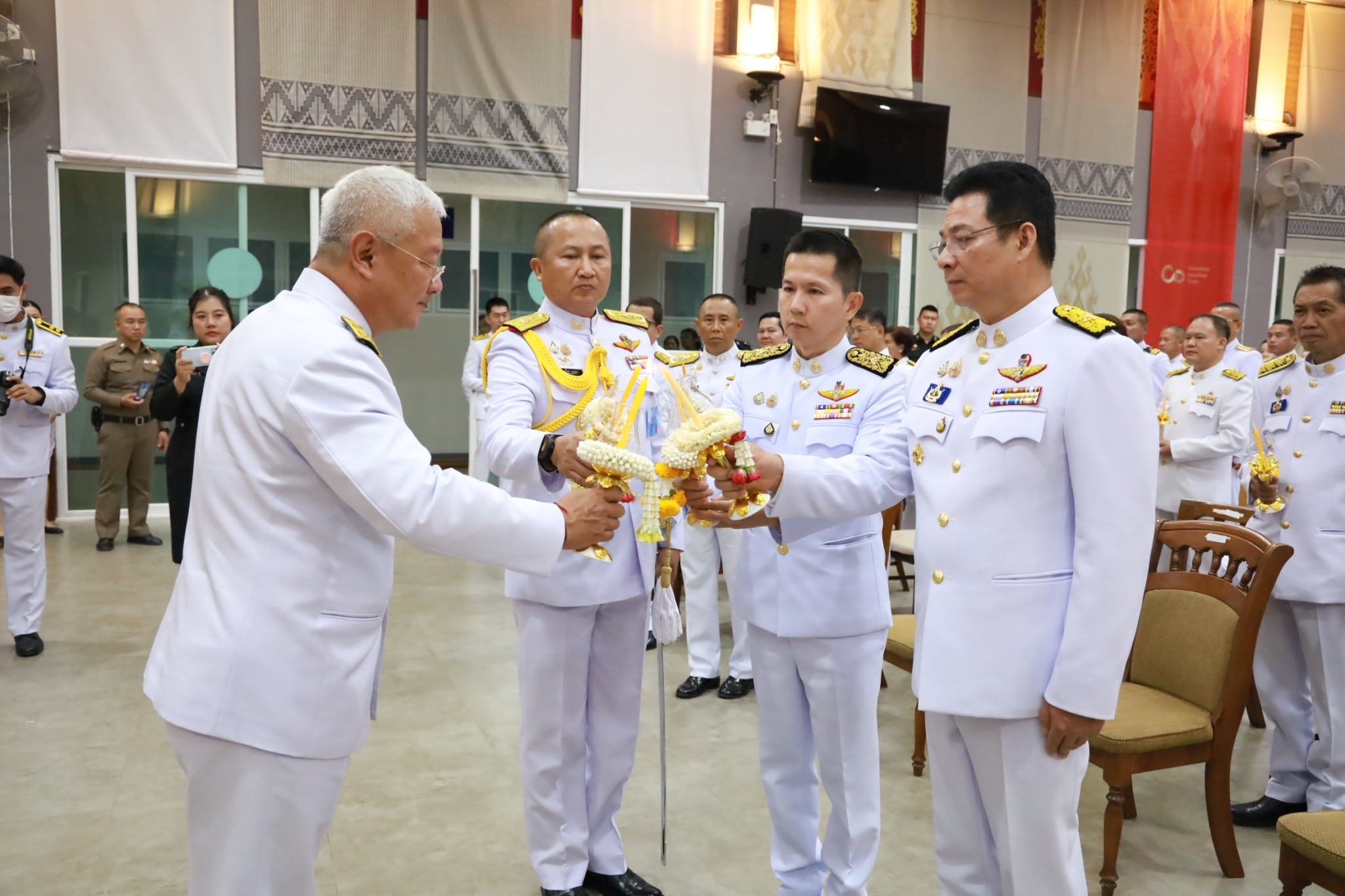 (#)สร้างสรรค์ชุมชน คนพช.น่าน(#) พช.น่าน ร่วมพิธีถวายเครื่องราชสักการะ และพิธีจุดเทียนถวายพระพรชัยมงคล เนื่องในโอกาส เฉลิมพระชนมพรรษาพระบาทสมเด็จพระเจ้าอยู่หัว