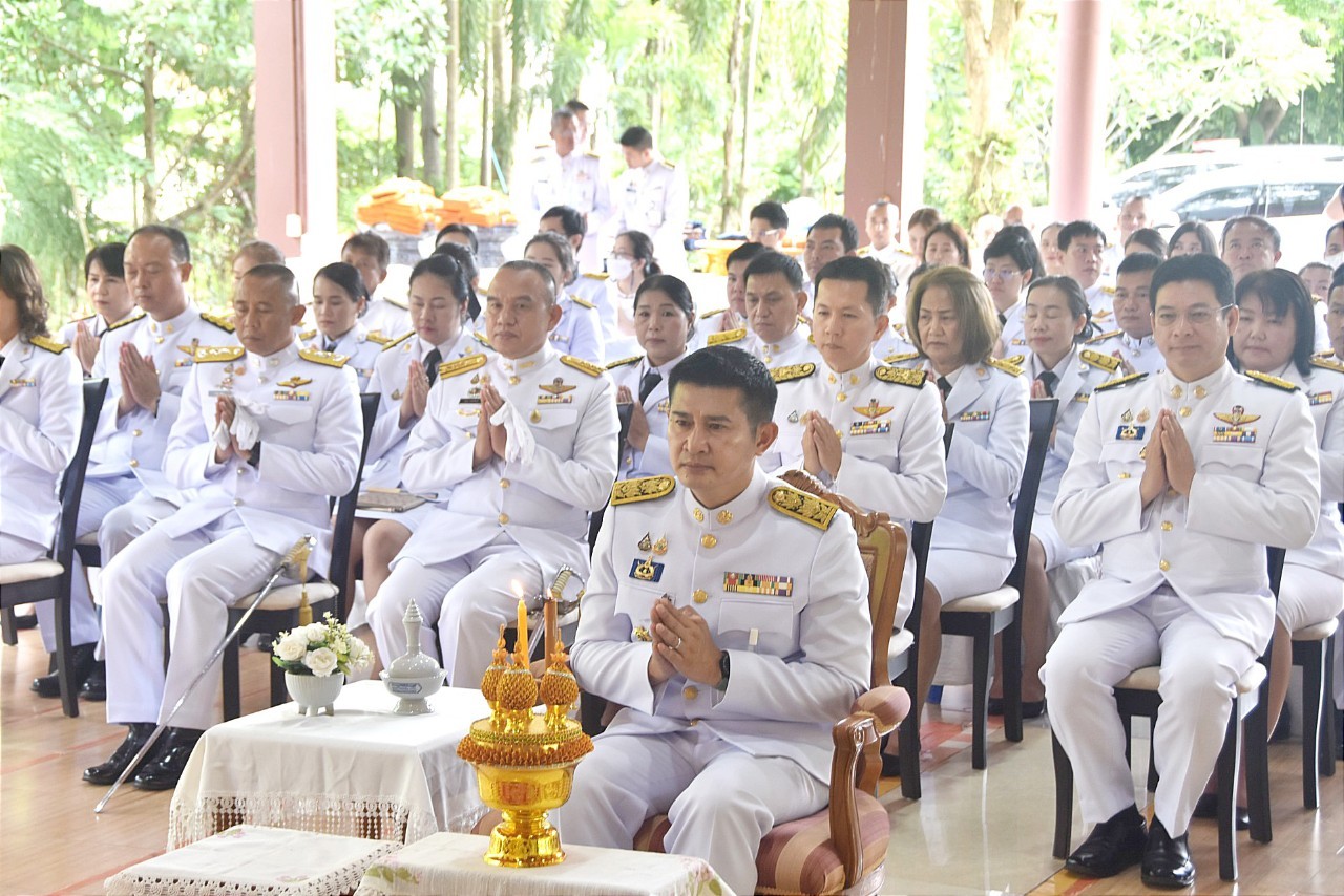 #สร้างสรรค์ชุมชน คนพช.น่าน# ร่วมพิธีบำเพ็ญกุศลถวายพระราชกุศลแด่ พระบาทสมเด็จพระปรเมนทรรามาธิบดีศรีสินทรมหามงกุฎ พระจอมเกล้าเจ้าอยู่หัว พระสยามเทวมหามกุฏวิทยมหาราช เนื่องในอภิลักขิตสมัย 200 ปี นับแต่ทรงพระผนวช