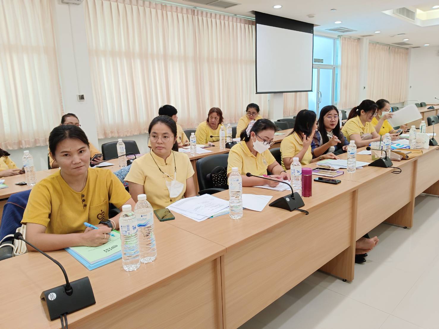 (#)สร้างสรรค์ชุมชน คน พช.น่าน (#) พช.น่าน ประชุมเชิงปฏิบัติการคณะอนุกรรมการสนับสนุนระดับจังหวัดและระดับอำเภอ โครงการขับเคลื่อนกองทุนหมู่บ้านและชุมชนเมืองเชิงบูรณาการ