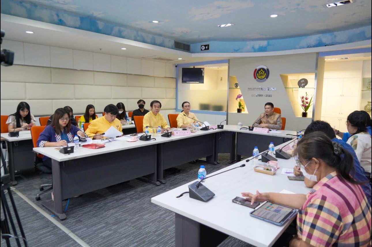 (#)สร้างสรรค์ชุมชน คนพช.น่าน (#) พช.น่าน ร่วมประชุมชี้แจง เร่งรัด กำกับ ติดตาม การดำเนินงานกองทุนพัฒนาบทบาทสตรี ผ่านระบบวีดีทัศน์ทางไกล (Video Conference) ครั้งที่ 7/2567