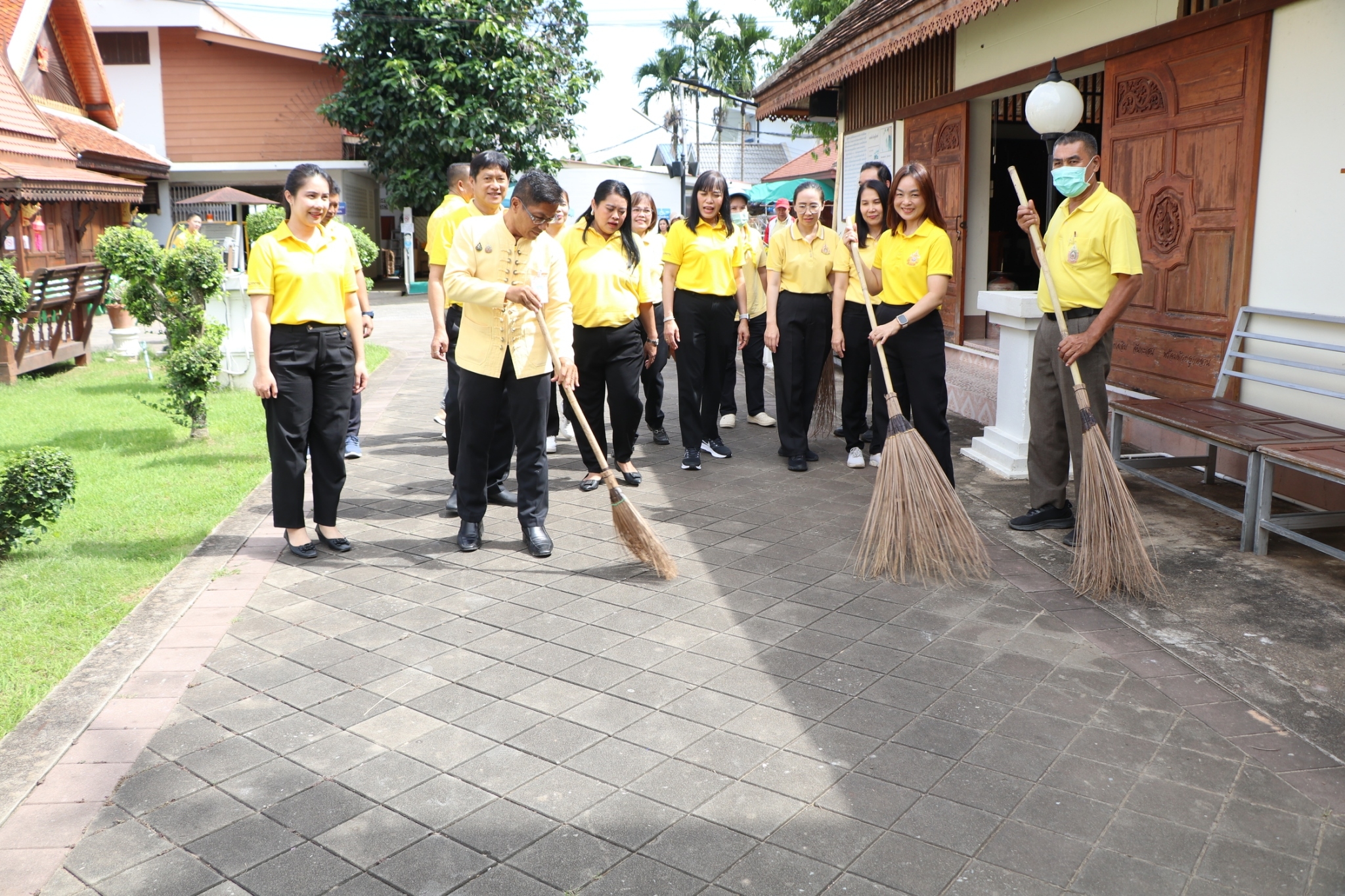 (#)สร้างสรรค์ชุมชน คนพช.น่าน (#) จังหวัดน่าน จัดกิจกรรม“รวมพลังสร้างสัปปายะสู่วัดด้วยวิถี 5ส (Big Cleaning Day) เพื่อถวายเป็นพระราชกุศล เนื่องในโอกาสวันเฉลิมพระชนมพรรษา พระบาทสมเด็จพระเจ้าอยู่หัว และพระบรมวงศานุวงศ์ ประจำปี พ.ศ. 2567