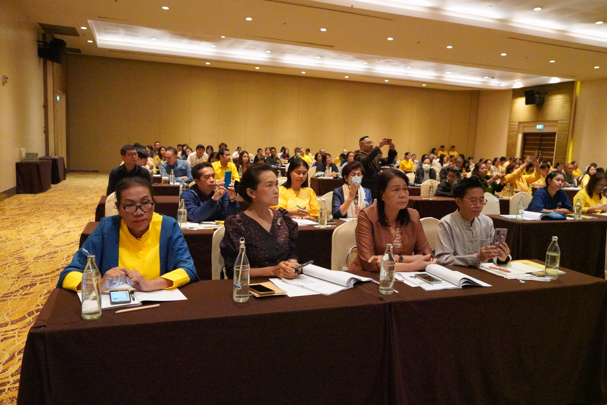 (#)สร้างสรรค์ชุมชน คนพช.น่าน(#) พช.น่าน นำวิสาหกิจชุมชนชีววิถีร่วมประชุมเชิงปฏิบัติการเพิ่มประสิทธิภาพการบริหารจัดการ และพัฒนามาตรฐานสถาบันส่งเสริมความรู้ภูมิปัญญา (OTOP Academy)