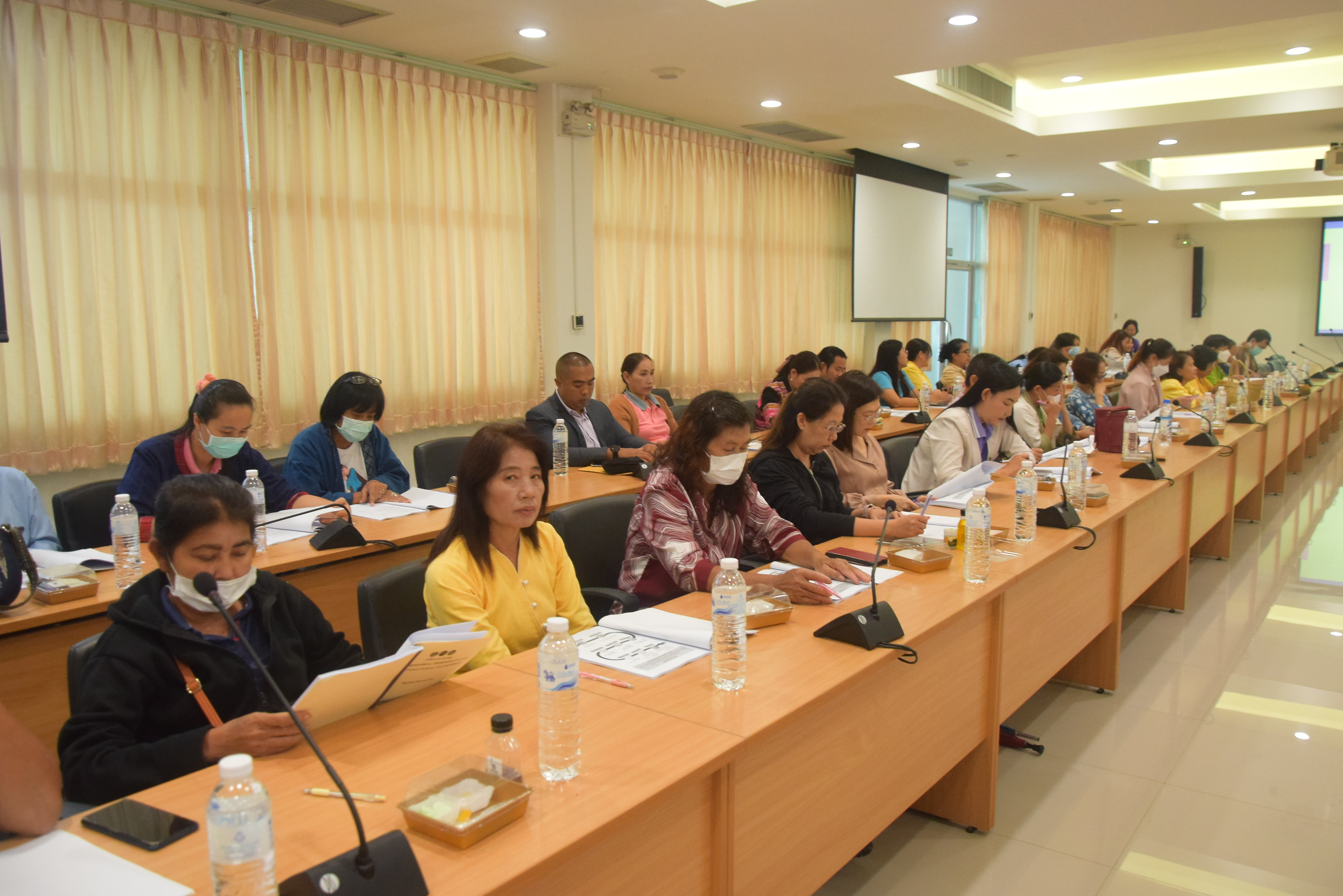 (#)สร้างสรรค์ชุมชน คน พช.น่าน (#) พช.น่าน ประชุมเพื่อชี้แจงแนวทางการคัดสรรสุดยอดหนึ่งตำบล หนึ่งผลิตภัณฑ์ไทย ปี พ.ศ. 2567 (OTOP Product Champion : OPC) ระดับจังหวัดน่าน