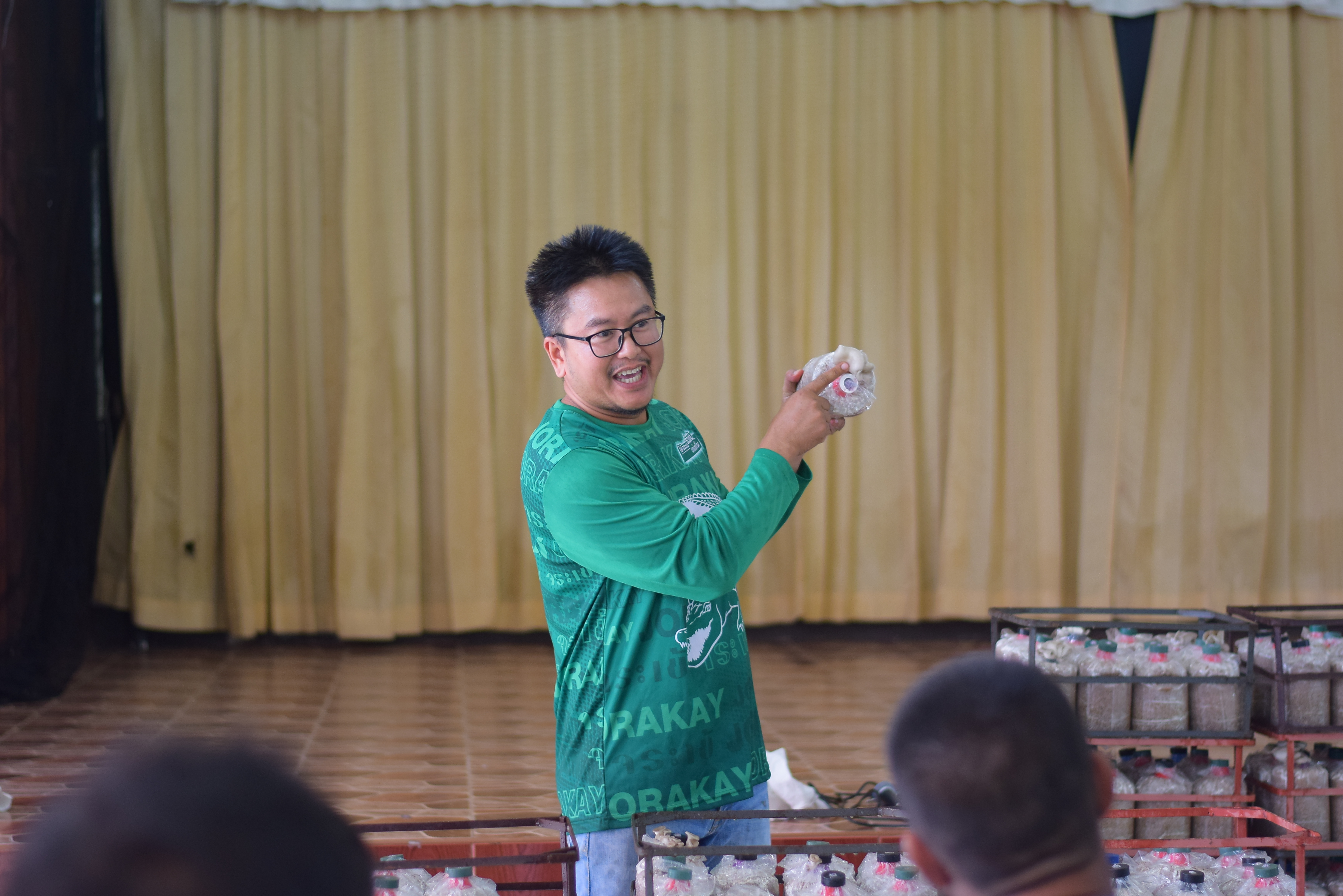 (#)สร้างสรรค์ชุมชน คนพช.น่าน(#) พช.น่าน ดำเนินโครงการเครือข่ายกองทุนแม่ของแผ่นดินระดับจังหวัด หนุนเสริมสัมมาชีพชุมชนแก่เยาวชนกลุ่มเสี่ยงหรือผู้ผ่านการบำบัด วันที่ 2