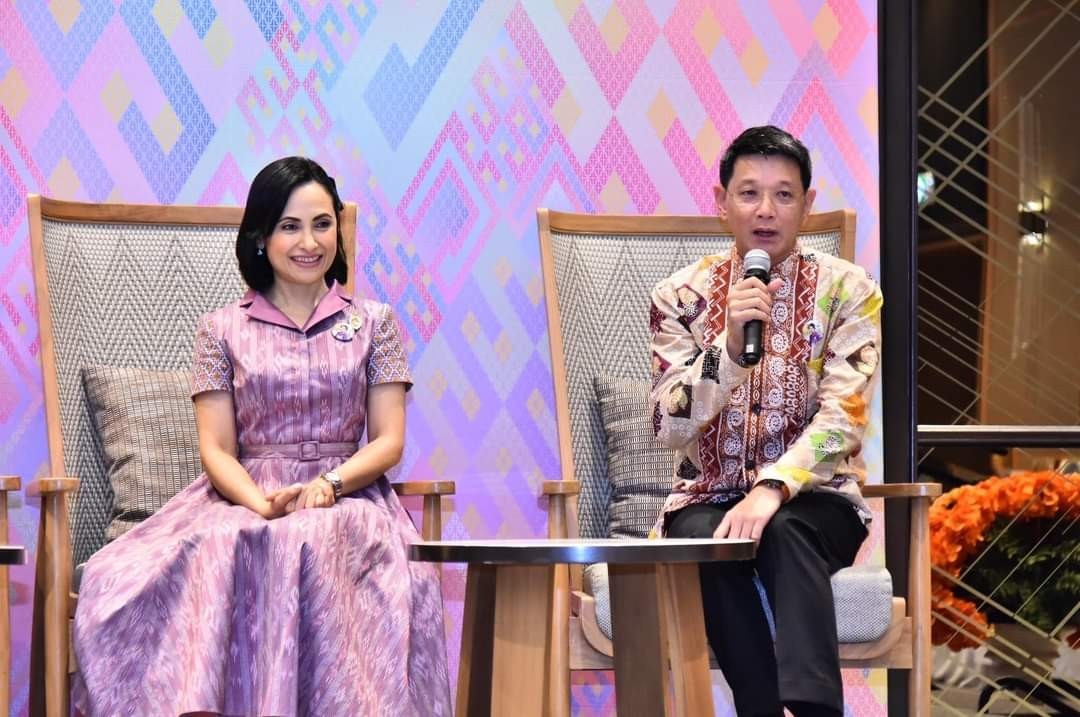 (#)สร้างสรรค์ชุมชน คน พช.น่าน (#) พช.น่าน ร่วมเปิดการประกวดผ้าลายพระราชทาน “ผ้าลายสิริวชิราภรณ์” และงานหัตถกรรม ภาคเหนือ น้อมนำพระดำริ “เจ้าฟ้าสิริวัณณรีฯ” พัฒนาศักยภาพประชาชนอย่างต่อเนื่องเพื่อประเทศชาติมั่นคง ประชาชนมีความสุขอย่างยั่งยืน