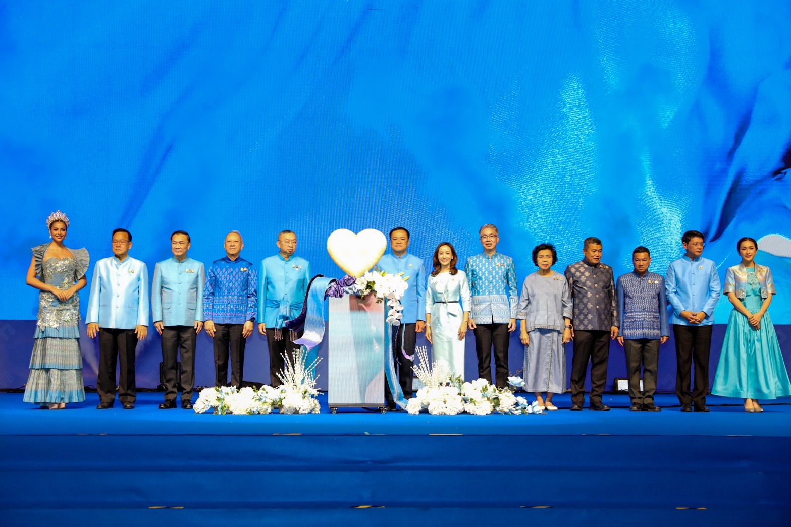 (#)สร้างสรรค์ชุมชน คนพช.น่าน (#) พช.น่าน ร่วมพิธีเปิดงาน “ศิลปาชีพประทีปไทย OTOP หลอมดวงใจ ด้วยพระบารมี” เพื่อน้อมสำนึกในพระมหากรุณาธิคุณของสมเด็จพระนางเจ้าสิริกิติ์ พระบรมราชินีนาถ พระบรมราชชนนีพันปีหลวง “พระแม่แห่งแผ่นดิน”